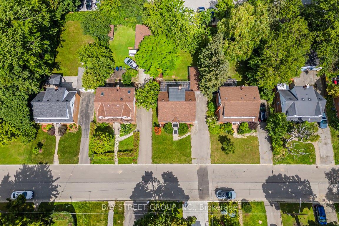 Photo 9 of Unit Lower Level, 12 Craigmore Crescent, North York, Willowdale East — HOMEH