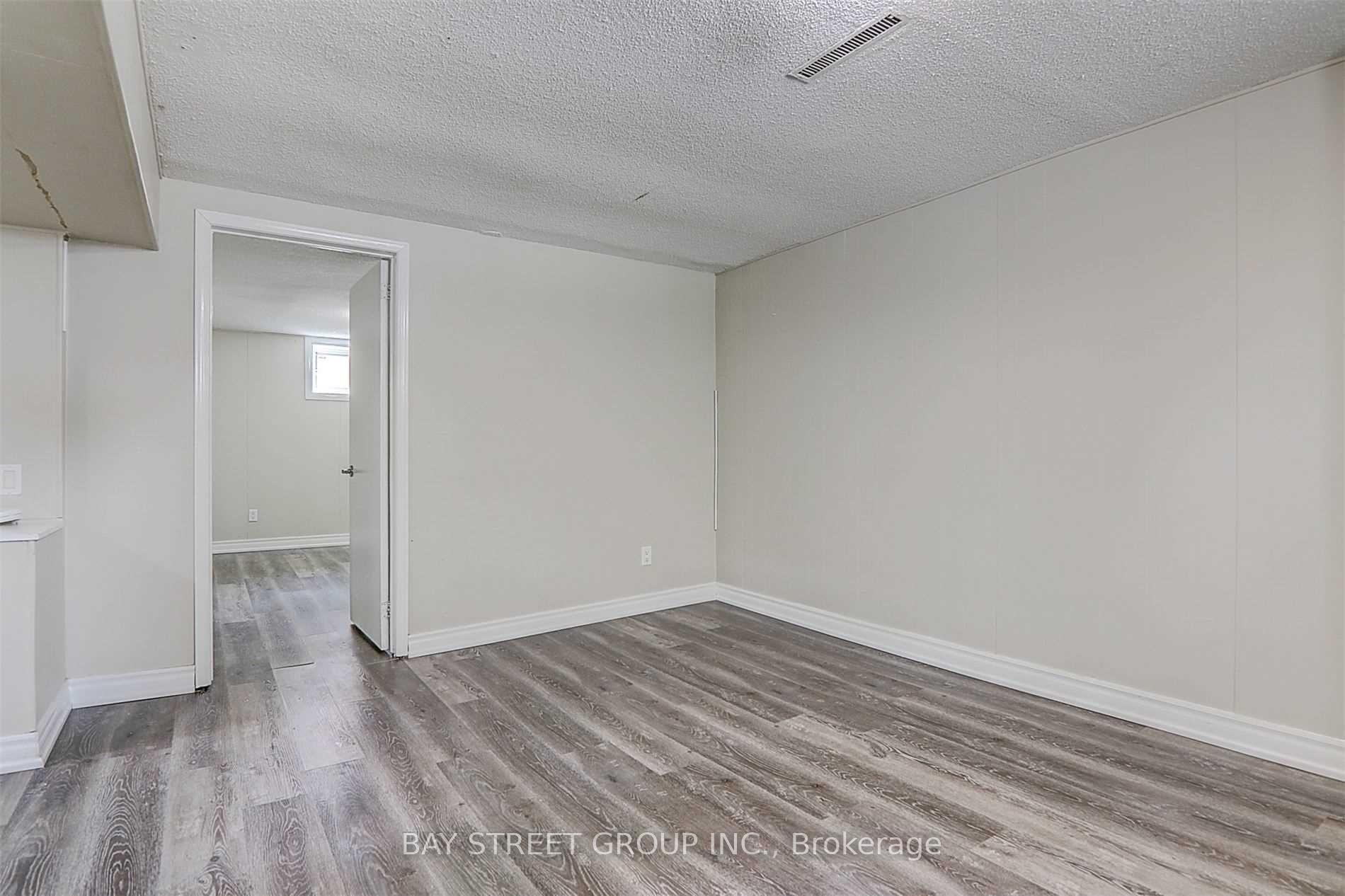 Photo 11 of Unit Lower Level, 12 Craigmore Crescent, North York, Willowdale East — HOMEH