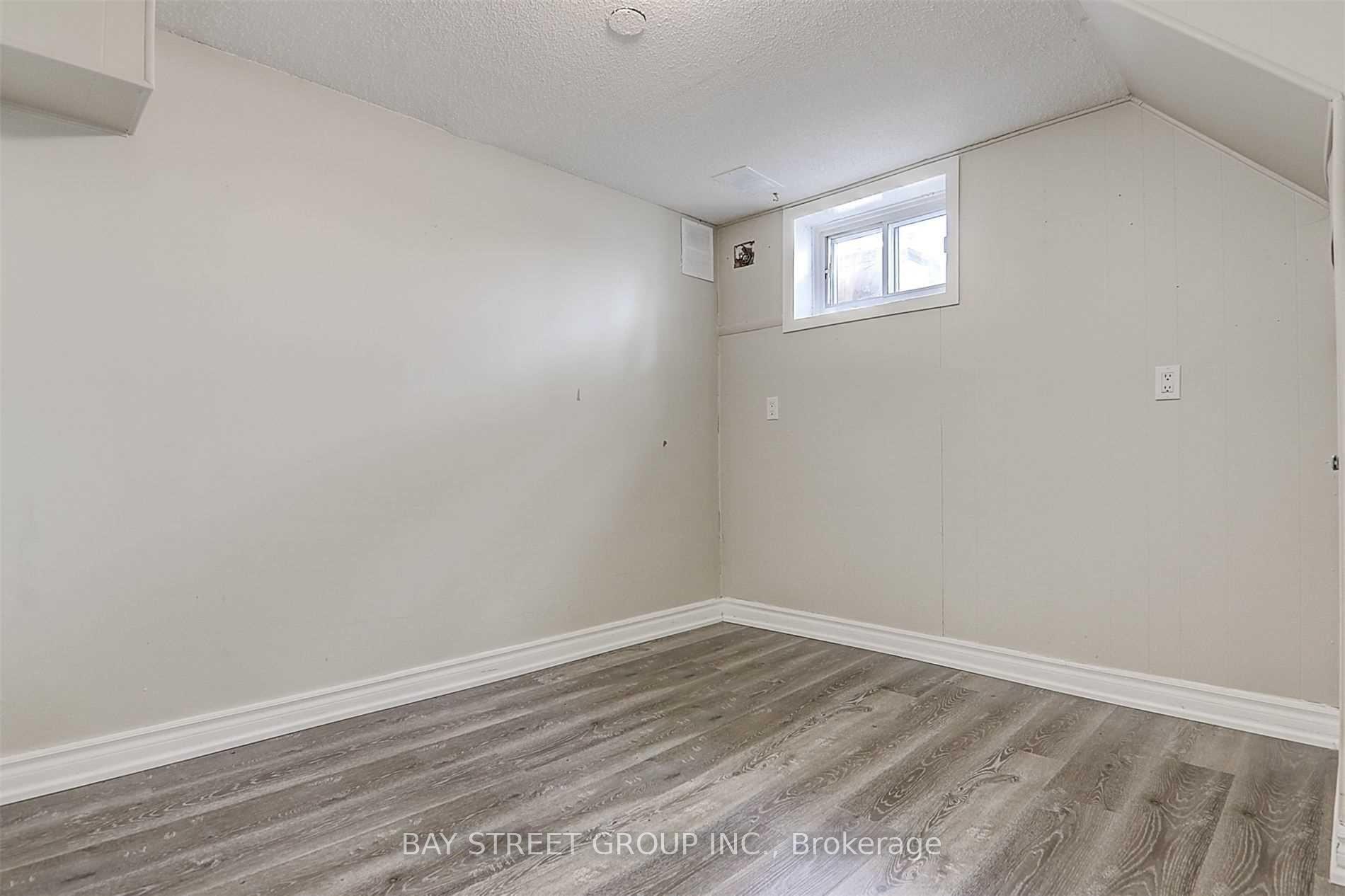 Photo 14 of Unit Lower Level, 12 Craigmore Crescent, North York, Willowdale East — HOMEH