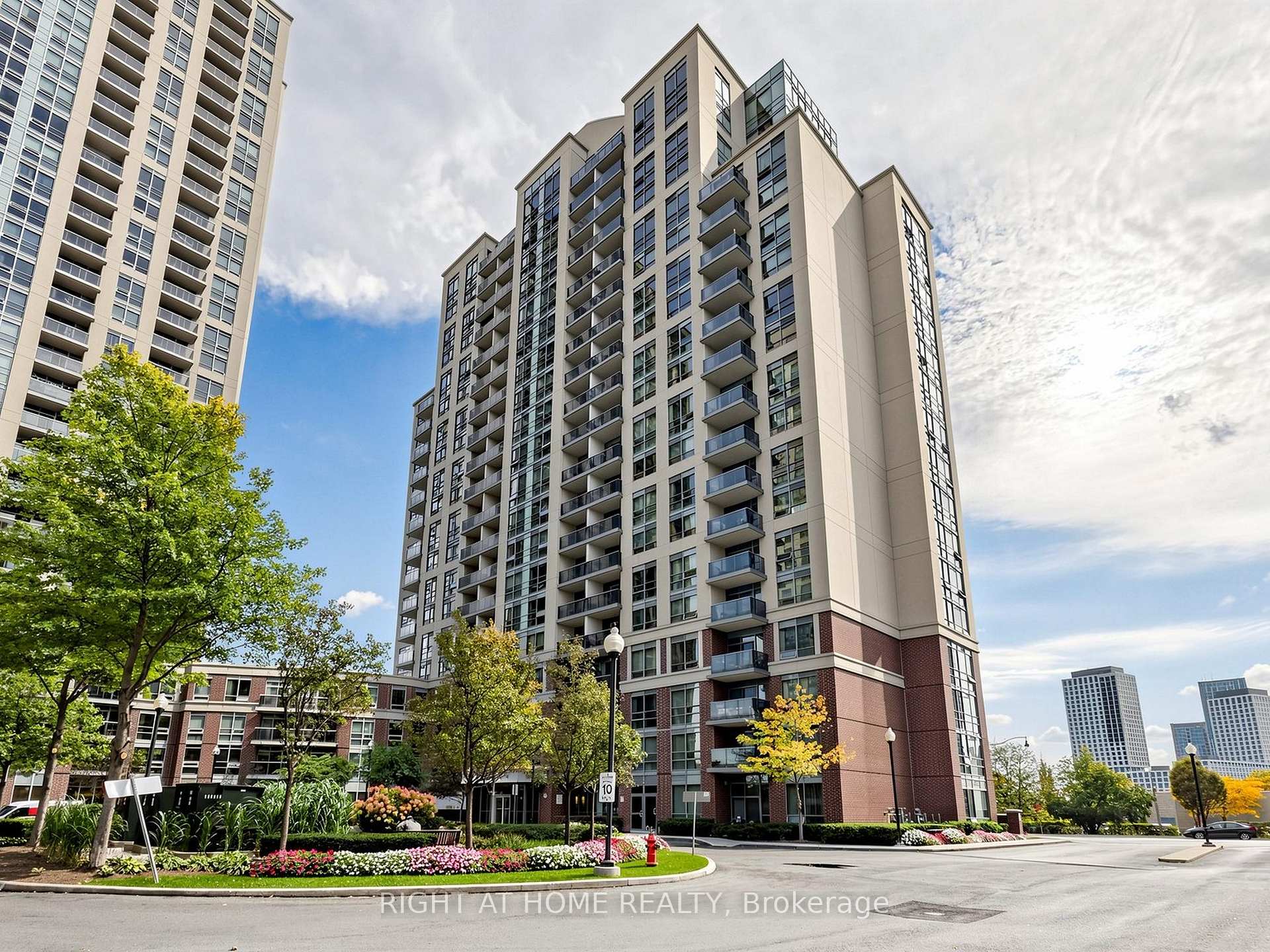 Photo 2 of Unit 1609, 1 Michael Power Place, Etobicoke, Islington-City Centre West — HOMEH