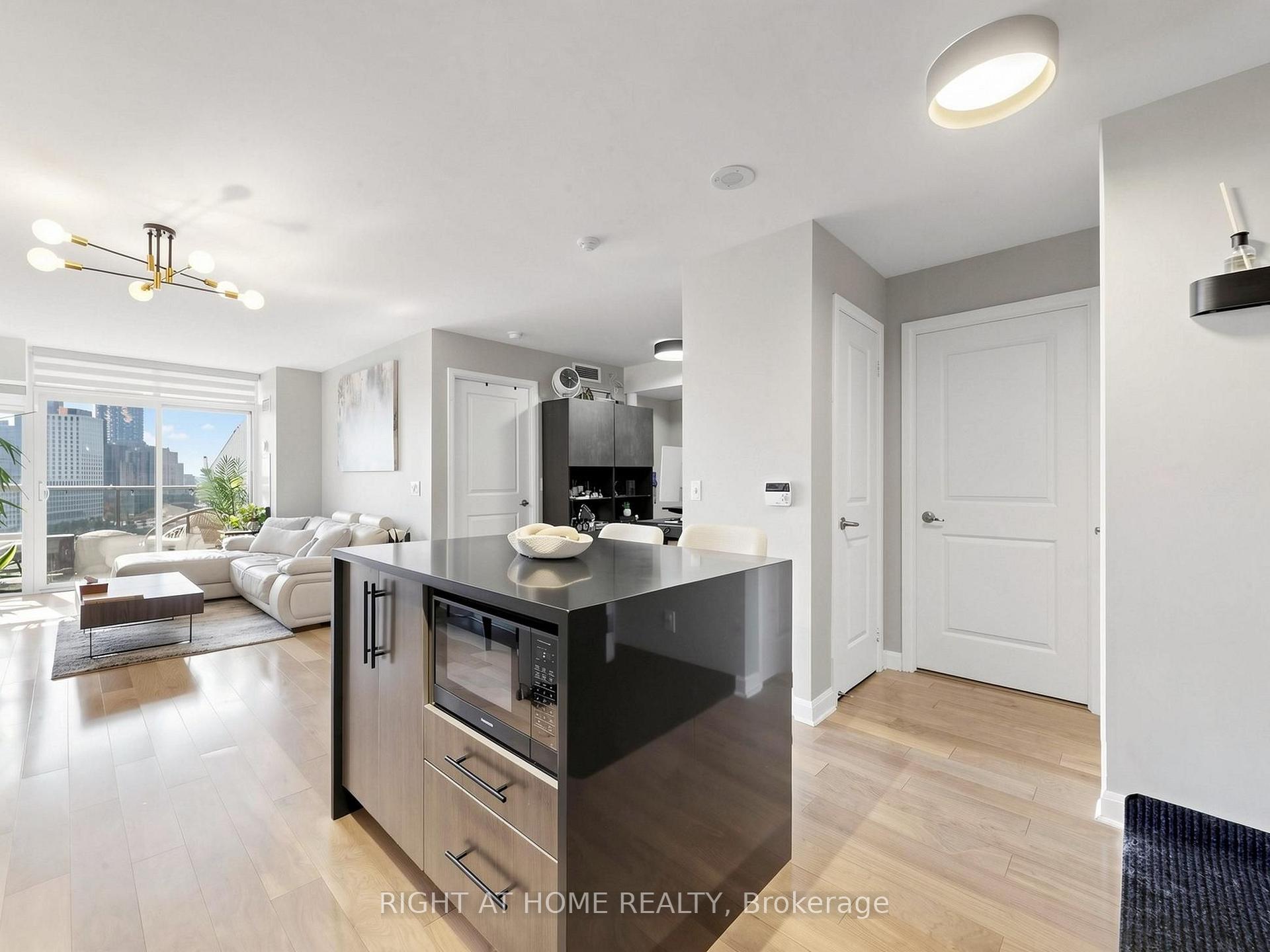 Photo 9 of Unit 1609, 1 Michael Power Place, Etobicoke, Islington-City Centre West — HOMEH