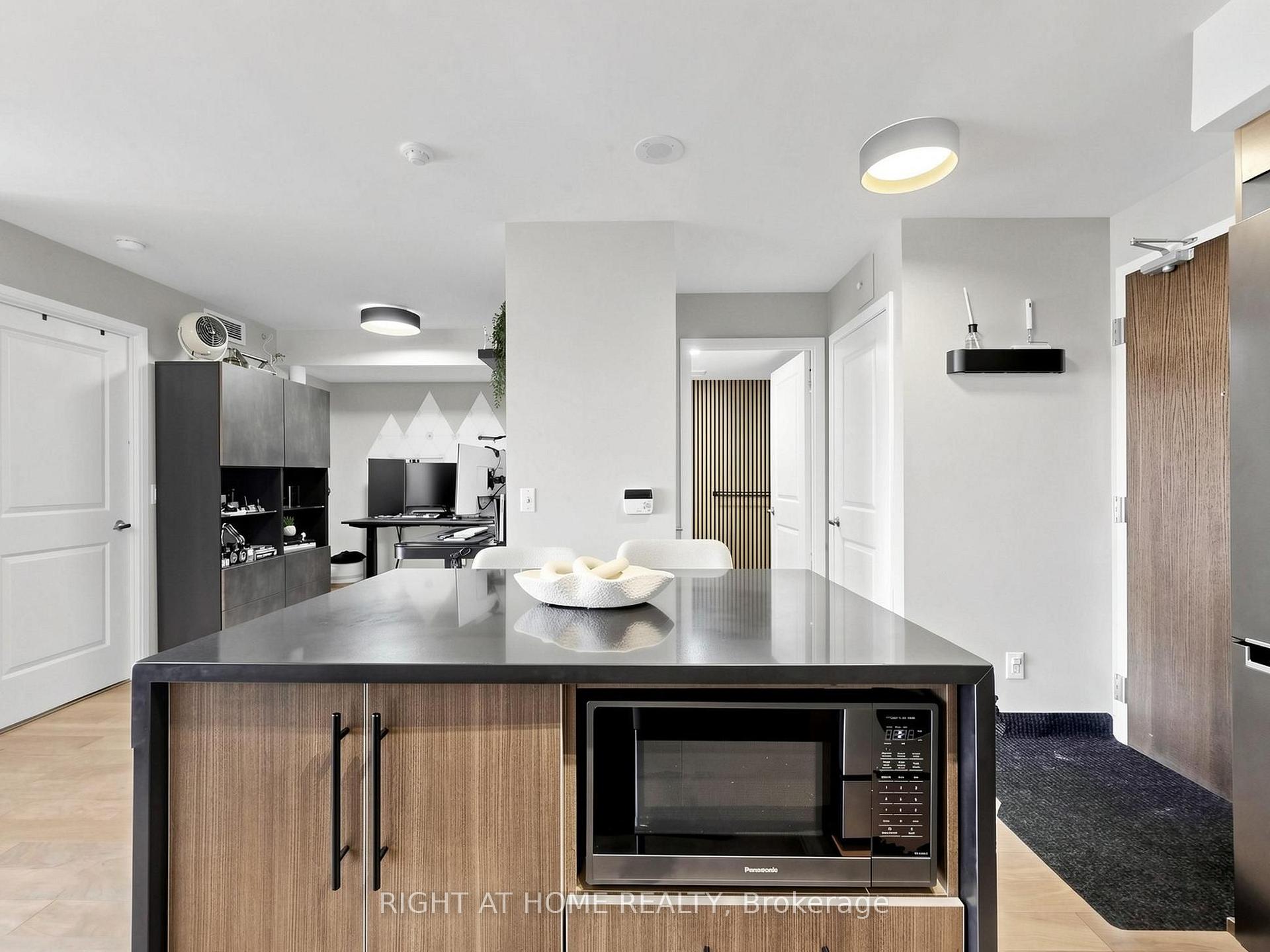 Photo 11 of Unit 1609, 1 Michael Power Place, Etobicoke, Islington-City Centre West — HOMEH