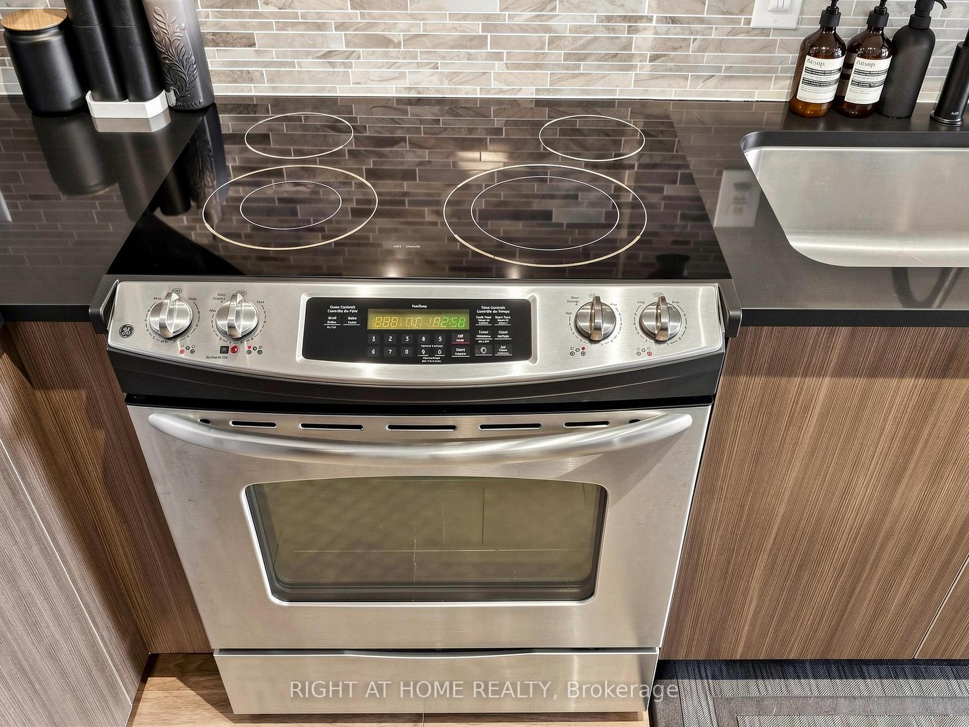 Photo 31 of Unit 1609, 1 Michael Power Place, Etobicoke, Islington-City Centre West — HOMEH
