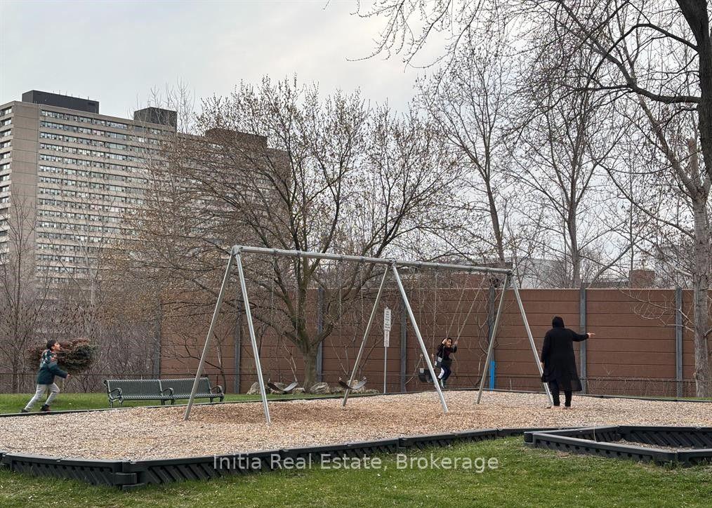 Photo 9 of Unit 1508, 15 Vicora Linkway Way, Toronto, Flemingdon Park — HOMEH