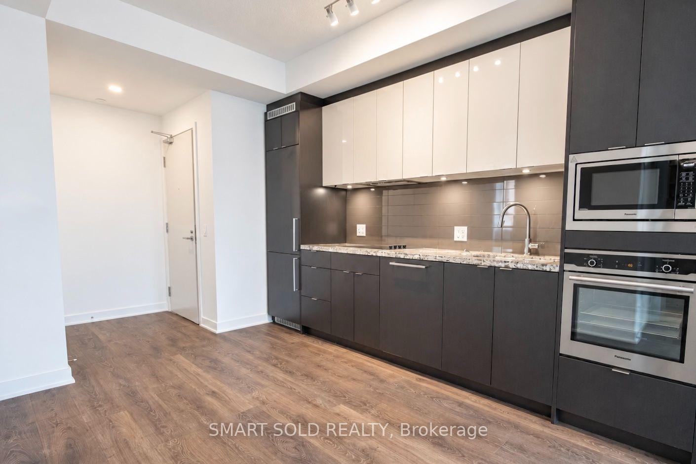 Photo 3 of Unit 907, 115 Blue Jays Way, Toronto, Waterfront Communities — HOMEH