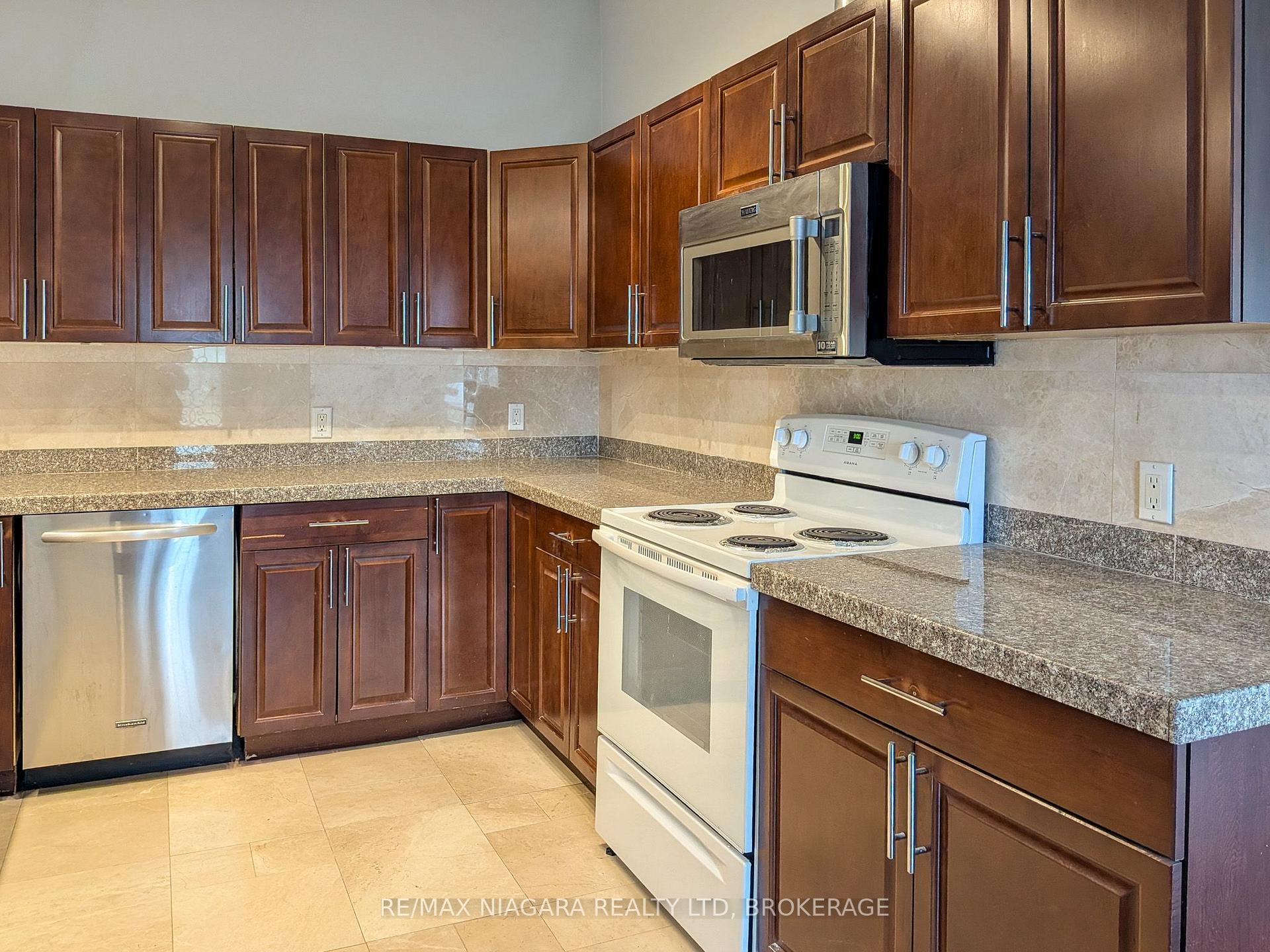 Photo 8 of 6122 Mayfair Drive, Niagara Falls, Church's Lane — HOMEH