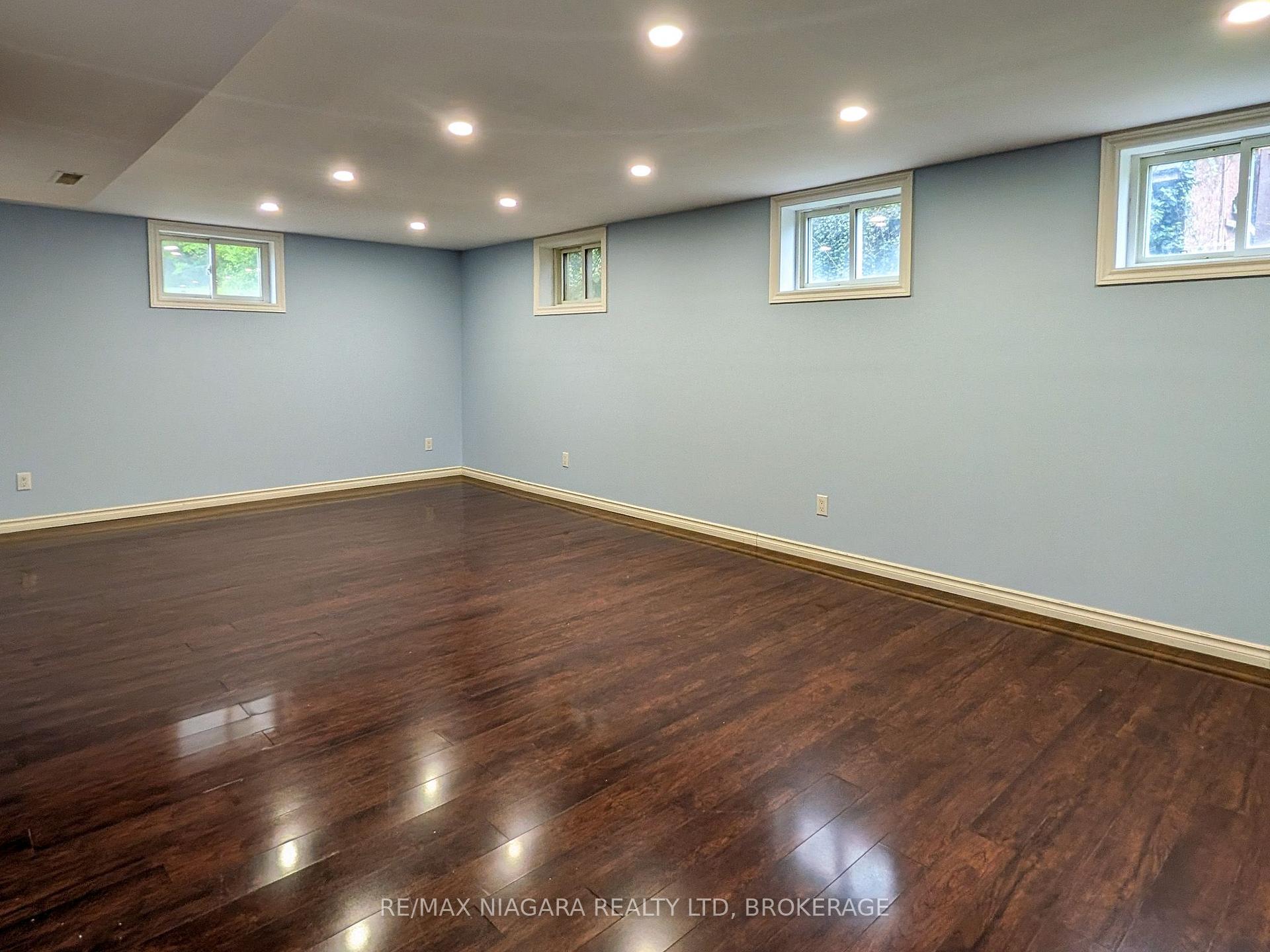 Photo 22 of 6122 Mayfair Drive, Niagara Falls, Church's Lane — HOMEH