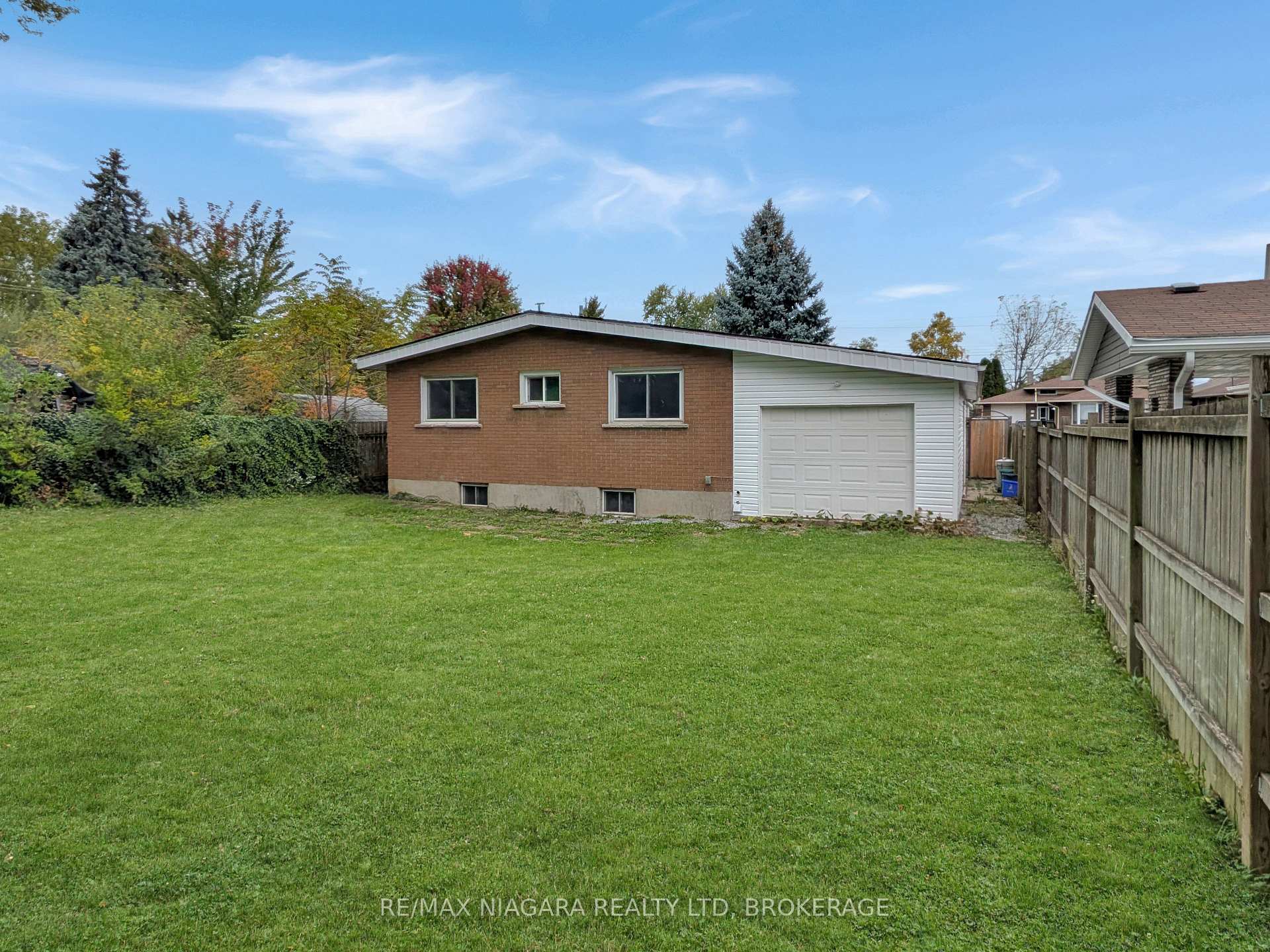 Photo 30 of 6122 Mayfair Drive, Niagara Falls, Church's Lane — HOMEH