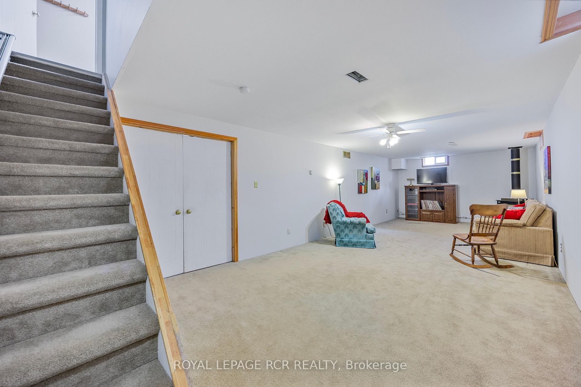 Photo 38 of 3 Henry Street, Amaranth, Rural Amaranth — HOMEH