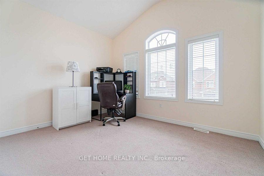 Photo 15 of 26 Borrelli Drive, Brampton, Credit Valley — HOMEH