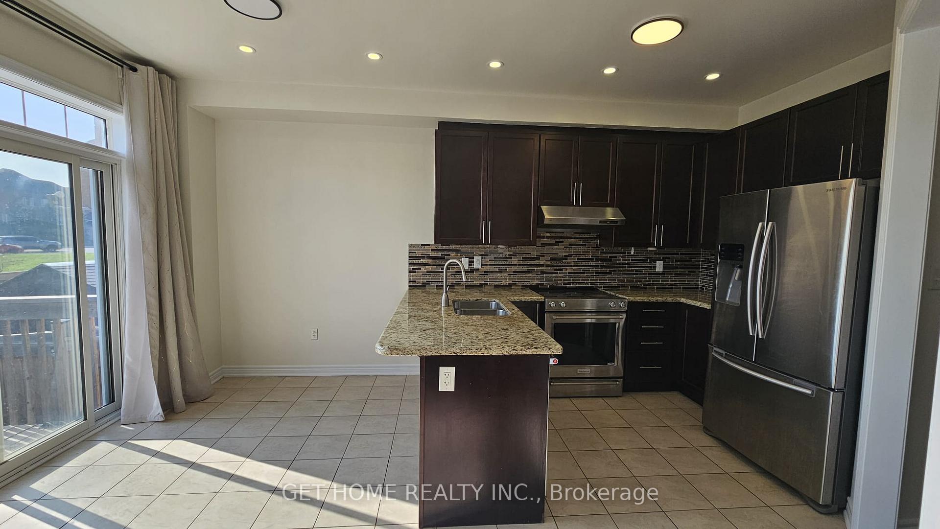 Photo 6 of 26 Borrelli Drive, Brampton, Credit Valley — HOMEH