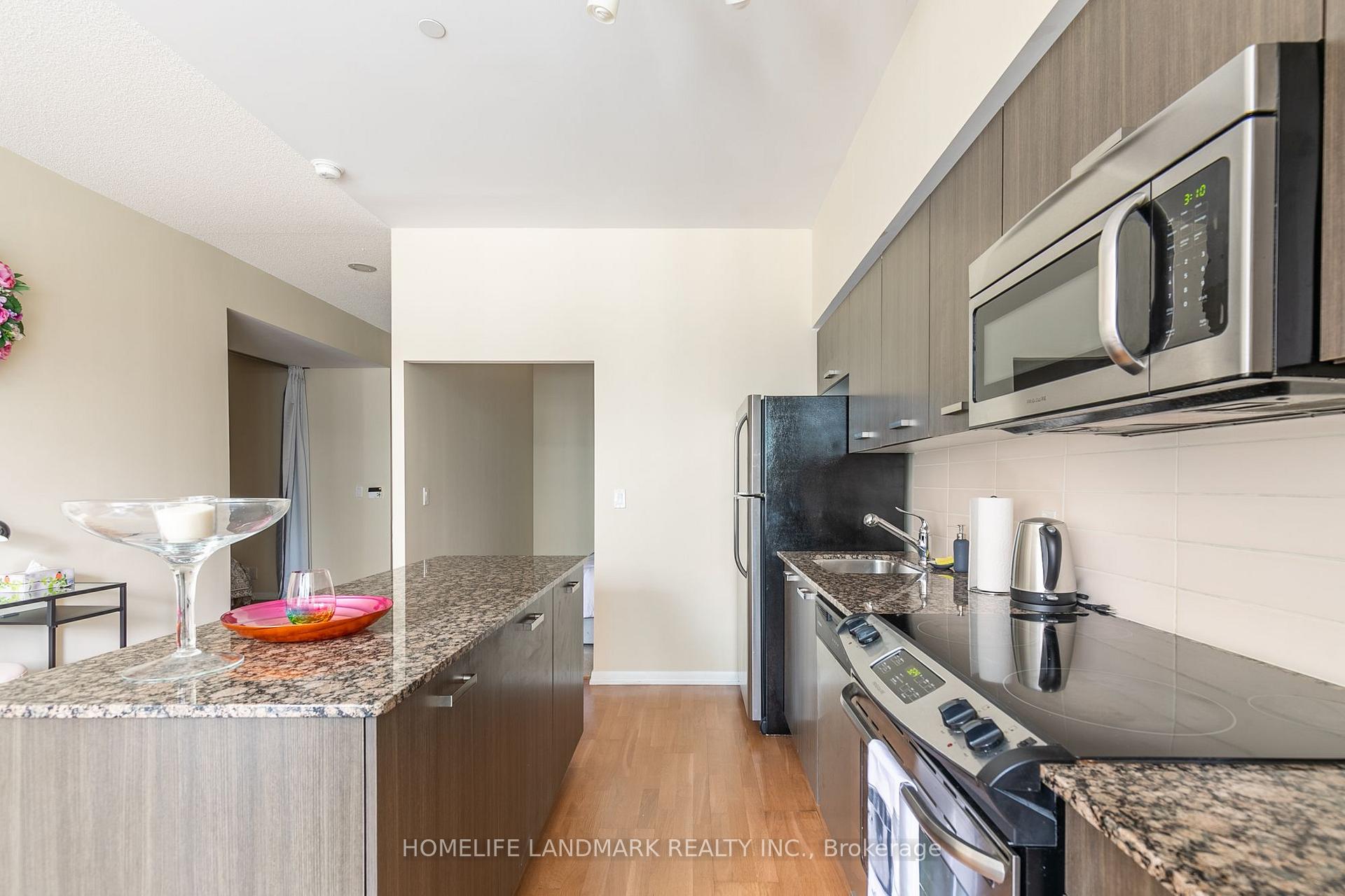 Photo 5 of Unit 204, 832 Bay Street, Toronto, Bay Street Corridor — HOMEH