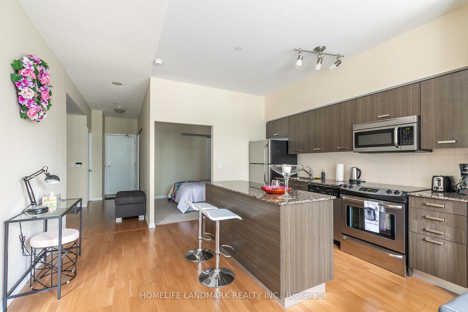 Photo 9 of Unit 204, 832 Bay Street, Toronto, Bay Street Corridor — HOMEH
