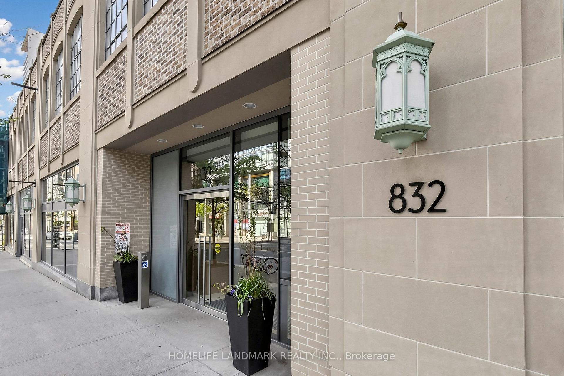 Photo 4 of Unit 204, 832 Bay Street, Toronto, Bay Street Corridor — HOMEH