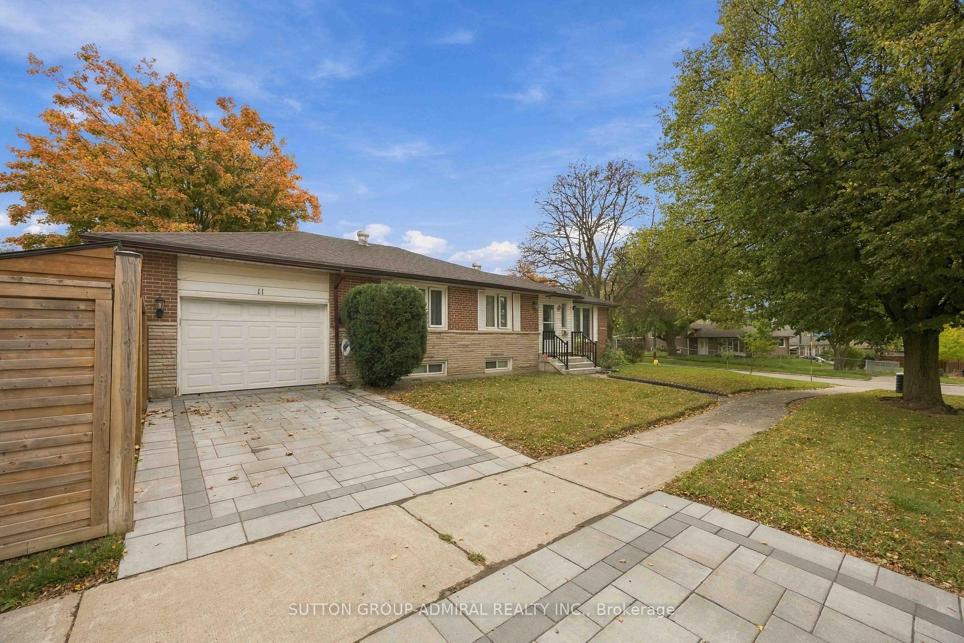 Photo 3 of 11 Summerglade Drive, Scarborough, Agincourt South-Malvern West — HOMEH
