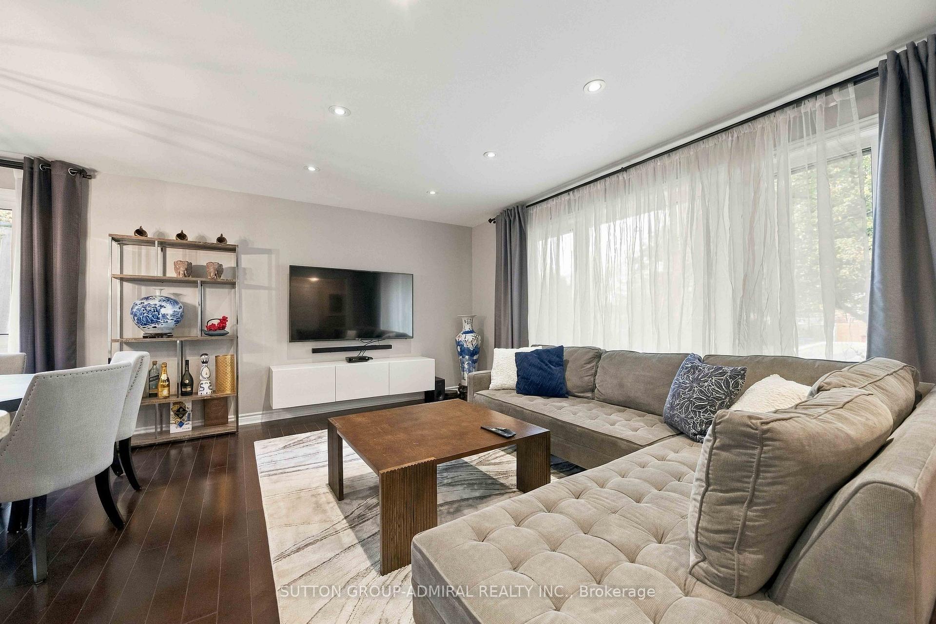 Photo 7 of 11 Summerglade Drive, Scarborough, Agincourt South-Malvern West — HOMEH