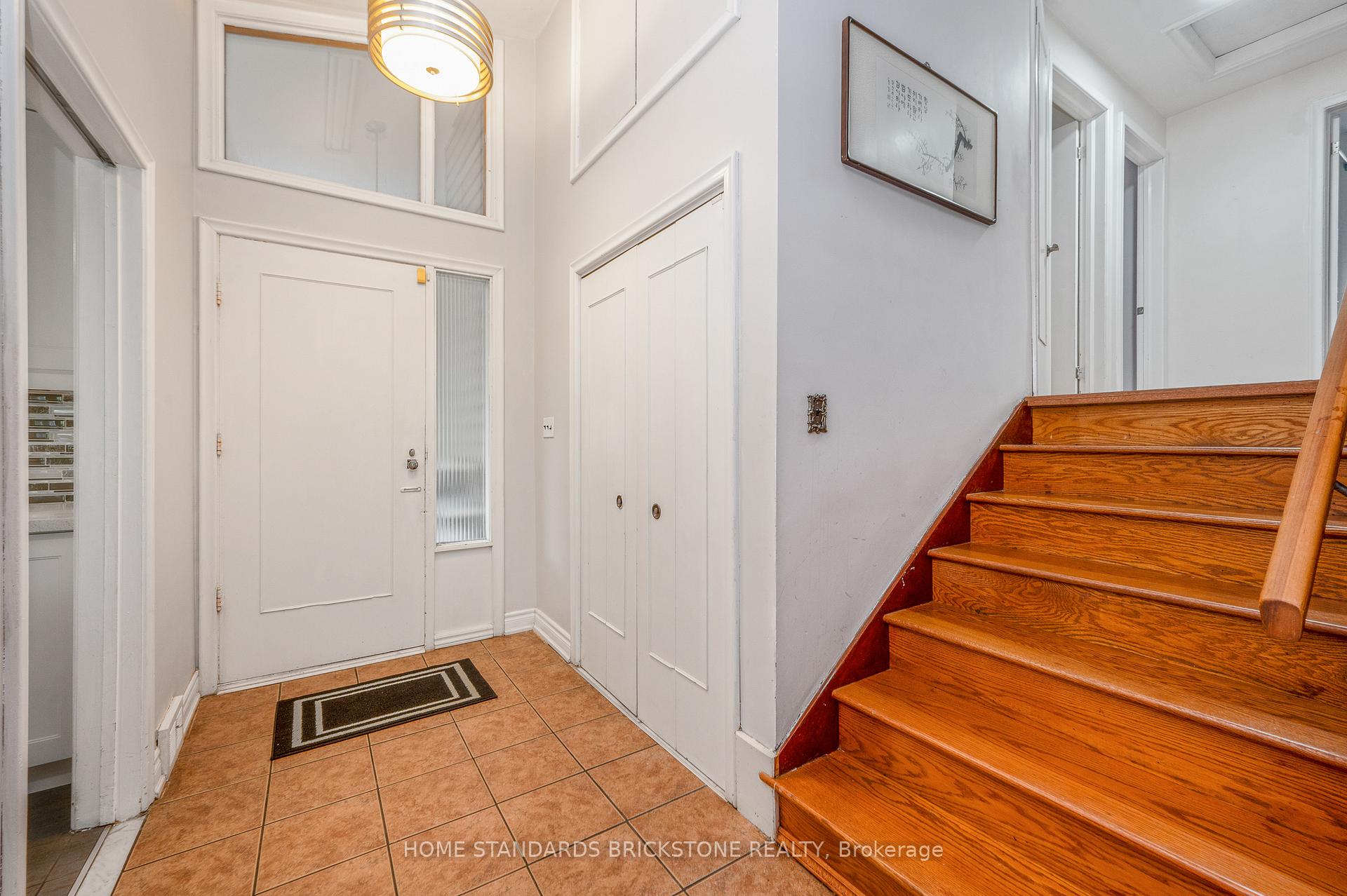 Photo 6 of 72 Mountain Avenue N, Hamilton, Stoney Creek — HOMEH