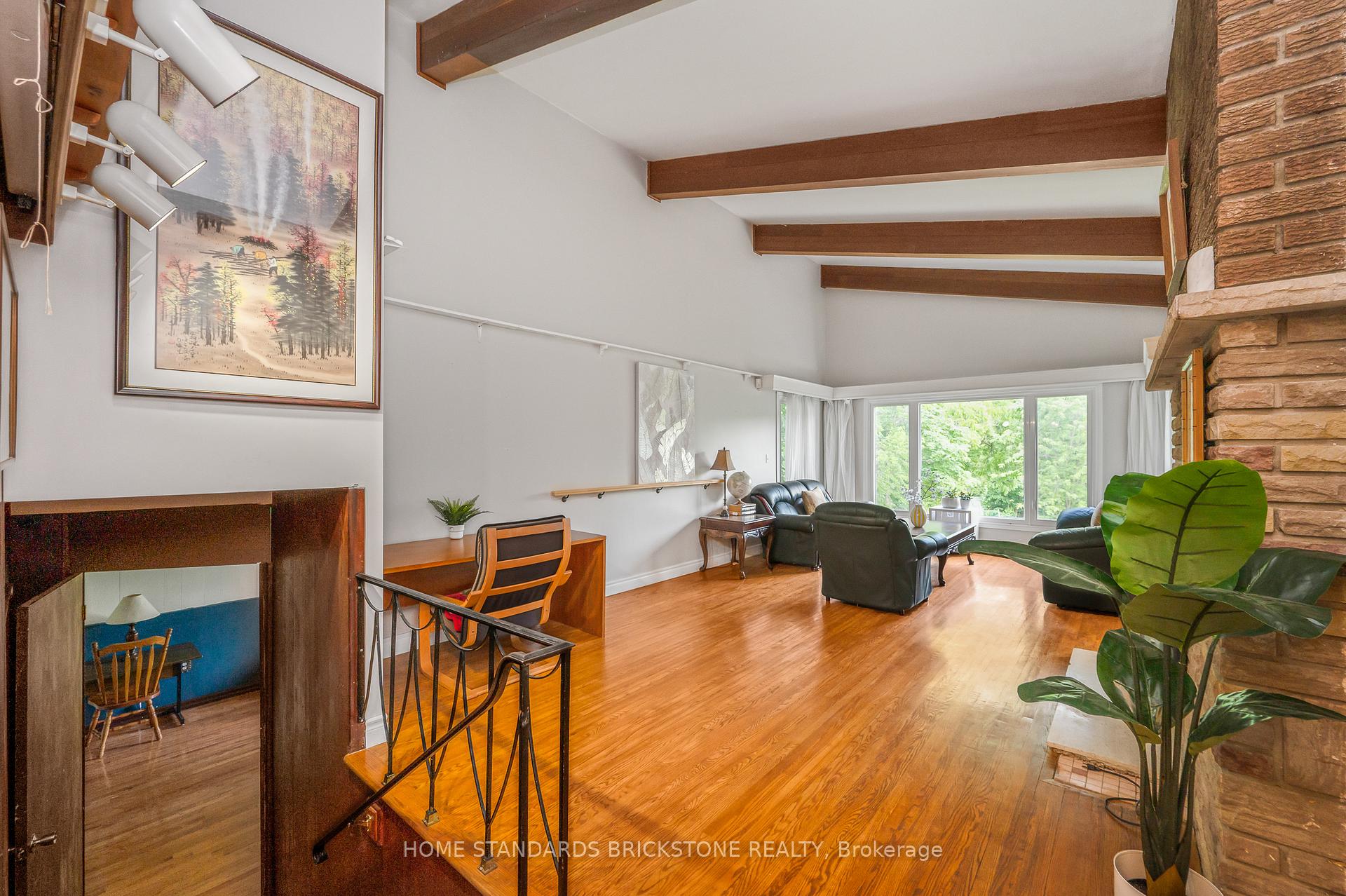 Photo 7 of 72 Mountain Avenue N, Hamilton, Stoney Creek — HOMEH
