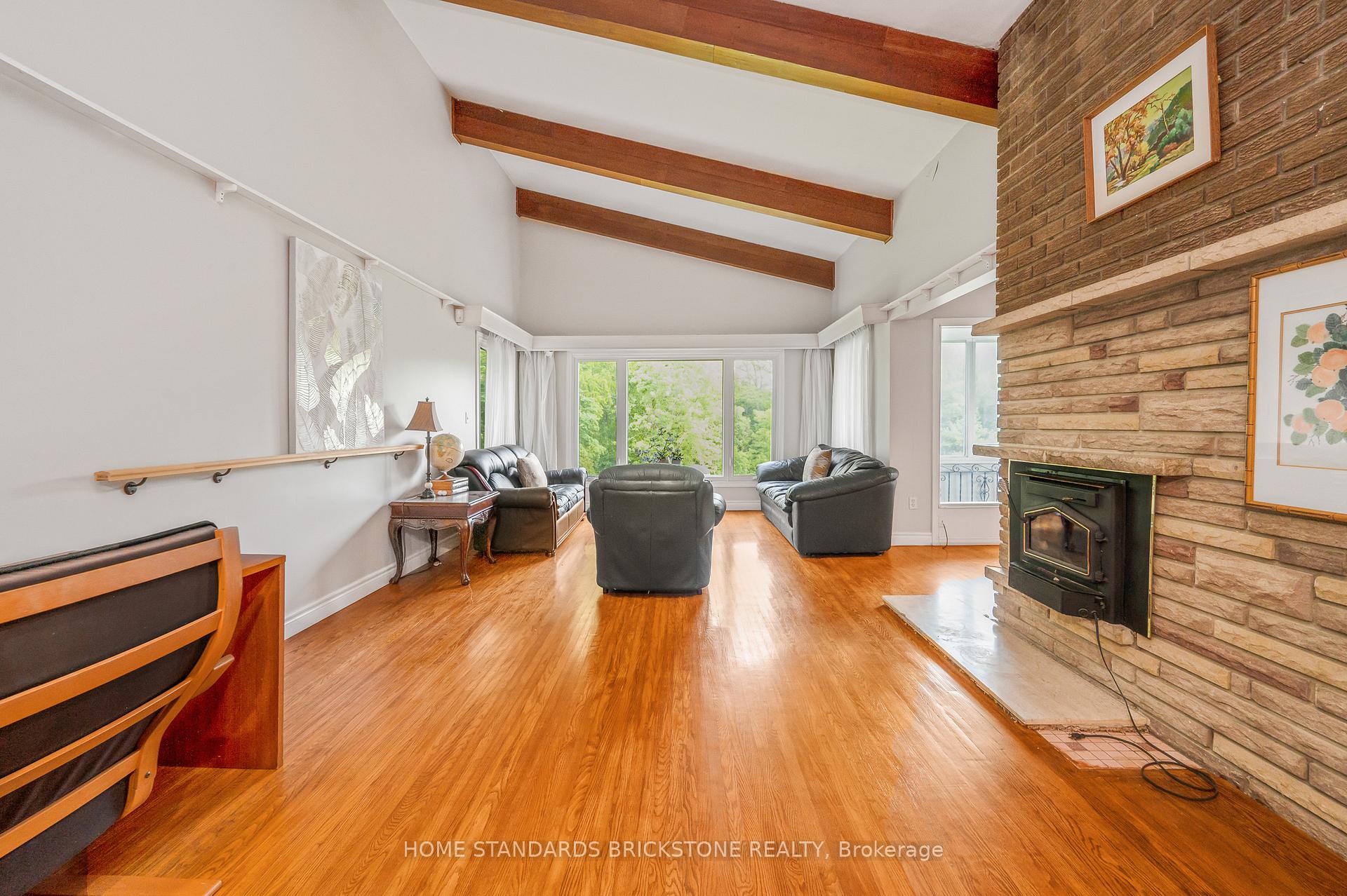 Photo 8 of 72 Mountain Avenue N, Hamilton, Stoney Creek — HOMEH