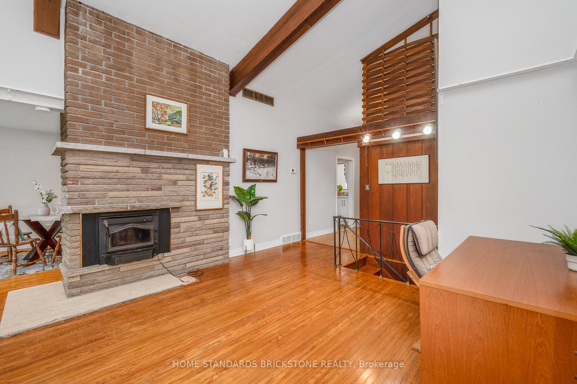 Photo 11 of 72 Mountain Avenue N, Hamilton, Stoney Creek — HOMEH