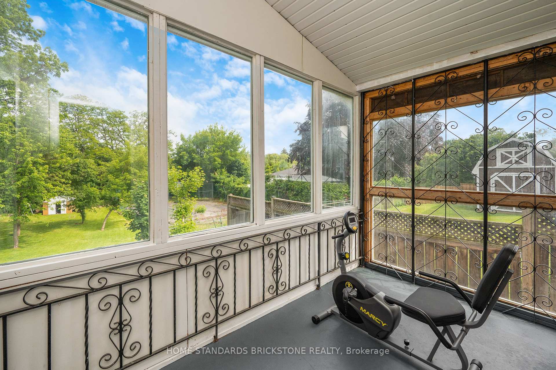 Photo 12 of 72 Mountain Avenue N, Hamilton, Stoney Creek — HOMEH