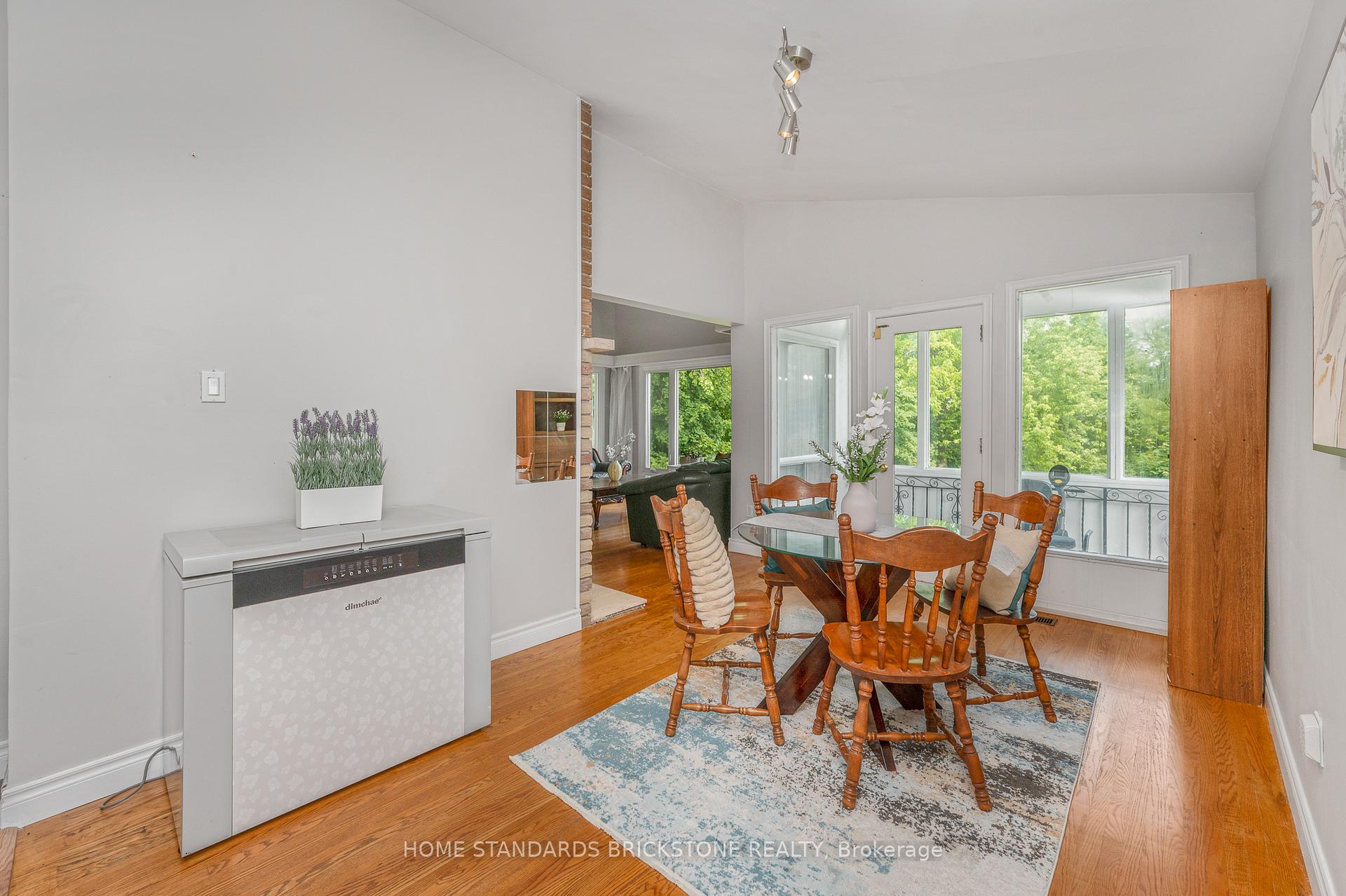 Photo 14 of 72 Mountain Avenue N, Hamilton, Stoney Creek — HOMEH