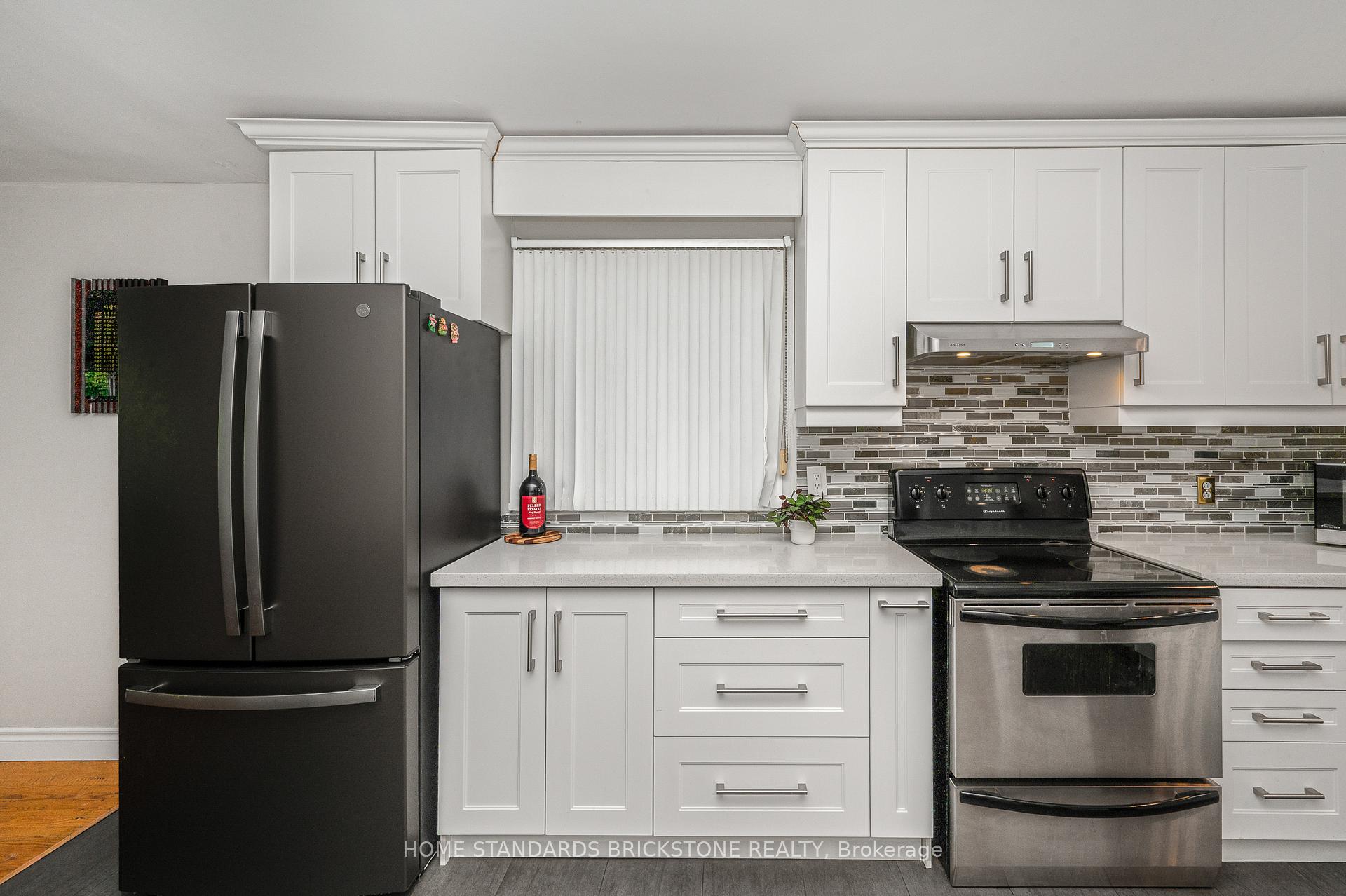 Photo 18 of 72 Mountain Avenue N, Hamilton, Stoney Creek — HOMEH