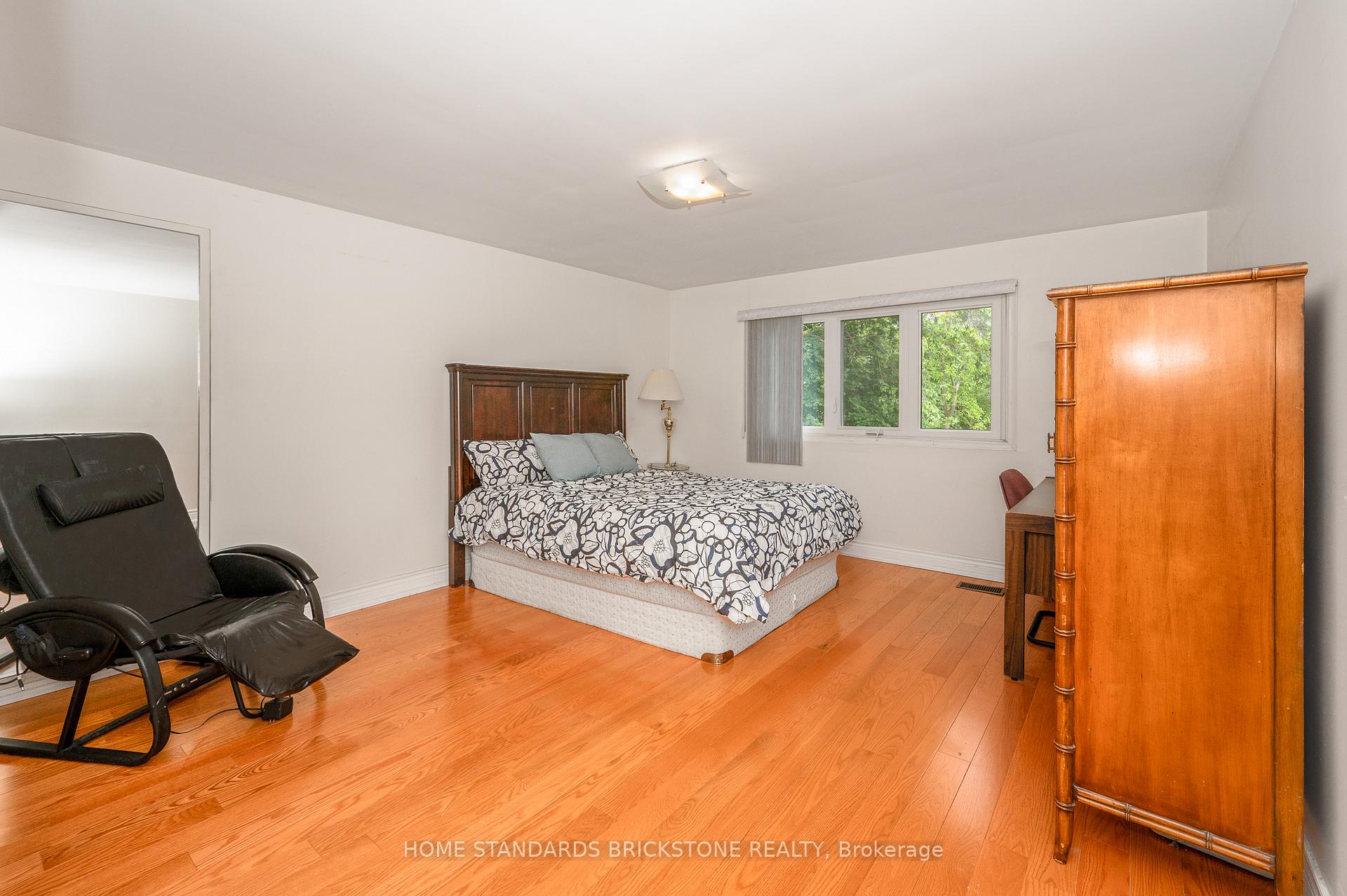 Photo 19 of 72 Mountain Avenue N, Hamilton, Stoney Creek — HOMEH