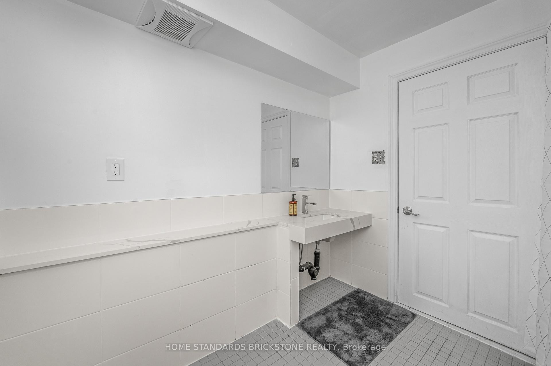 Photo 23 of 72 Mountain Avenue N, Hamilton, Stoney Creek — HOMEH