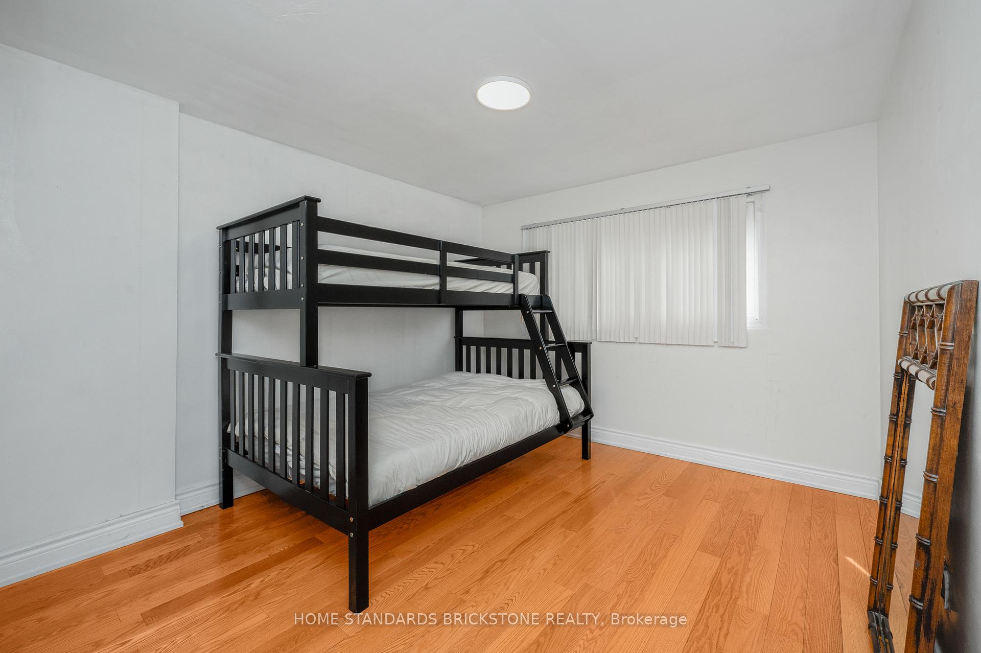 Photo 25 of 72 Mountain Avenue N, Hamilton, Stoney Creek — HOMEH