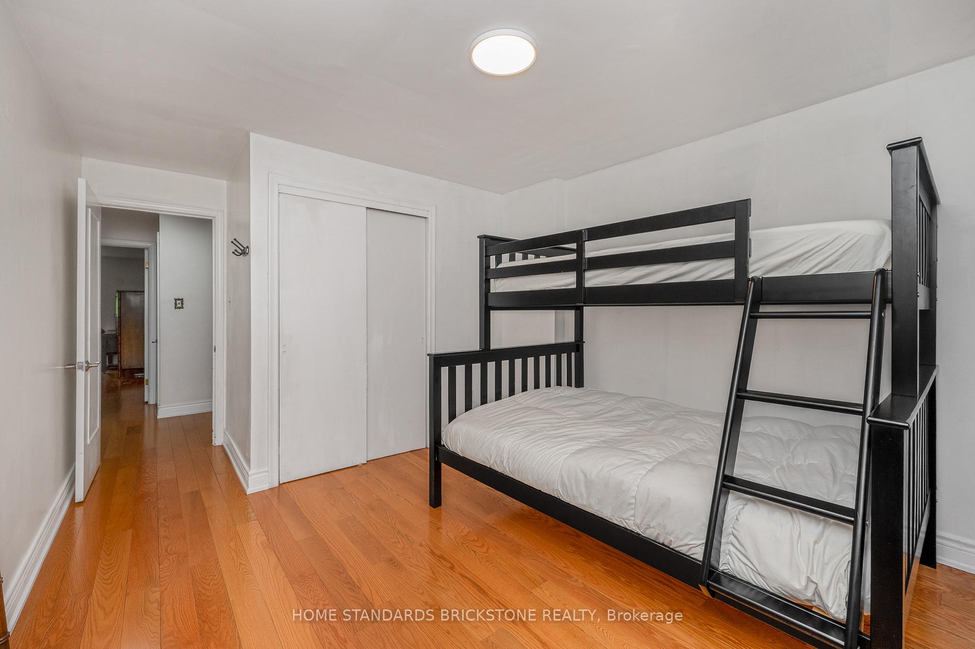 Photo 26 of 72 Mountain Avenue N, Hamilton, Stoney Creek — HOMEH