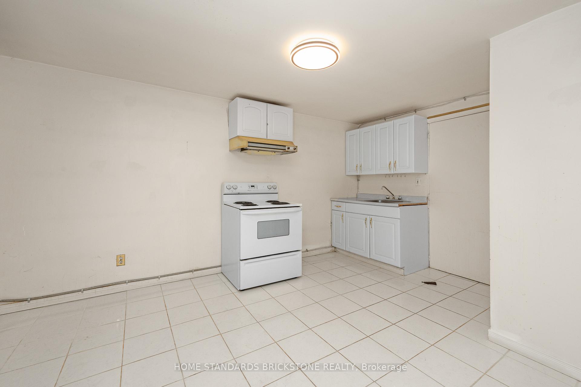 Photo 34 of 72 Mountain Avenue N, Hamilton, Stoney Creek — HOMEH