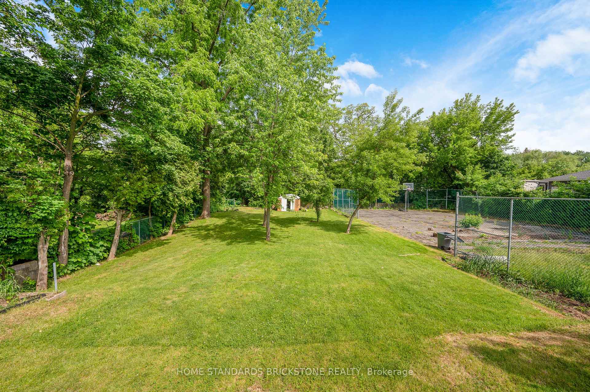 Photo 38 of 72 Mountain Avenue N, Hamilton, Stoney Creek — HOMEH