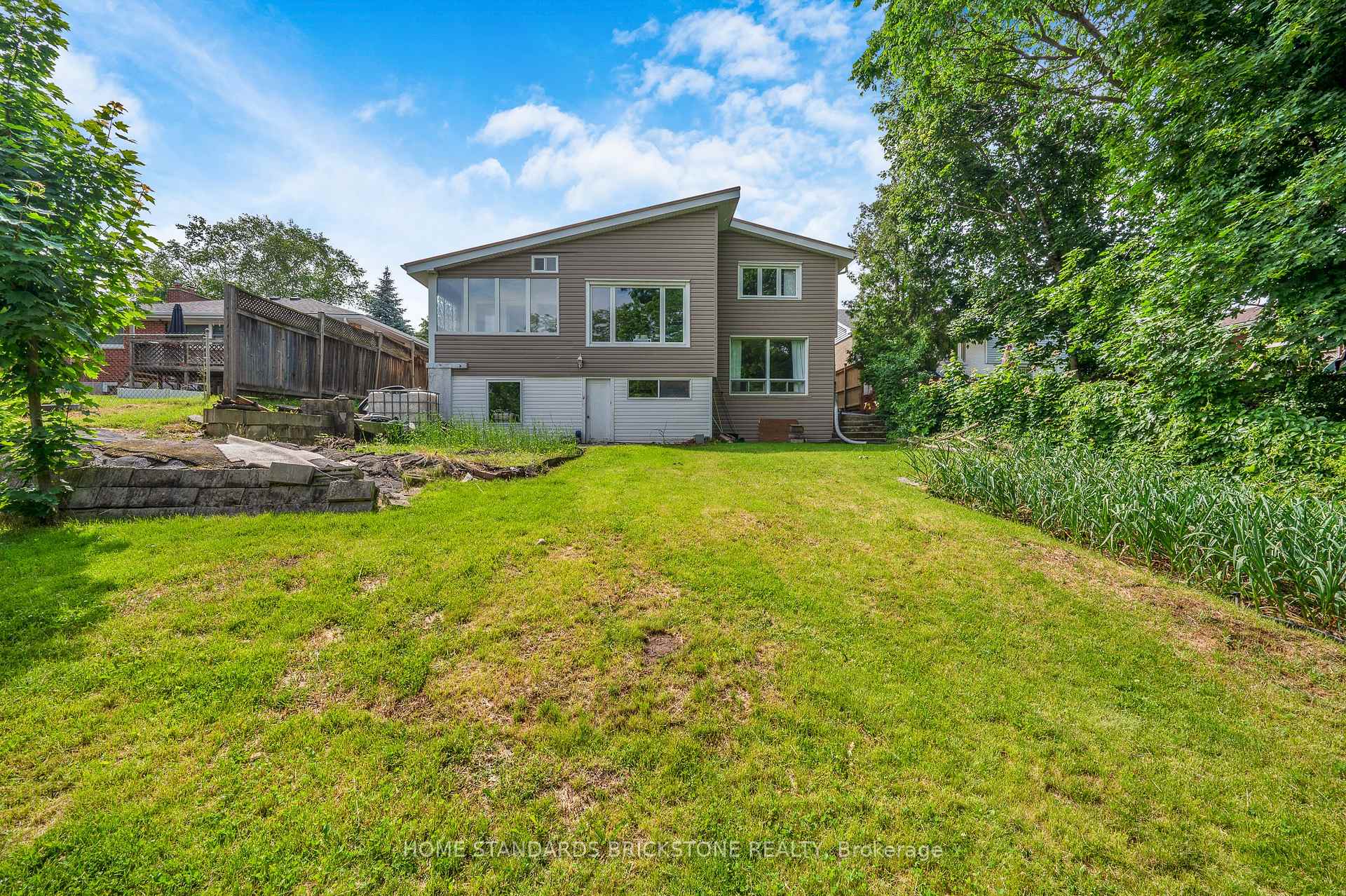 Photo 39 of 72 Mountain Avenue N, Hamilton, Stoney Creek — HOMEH