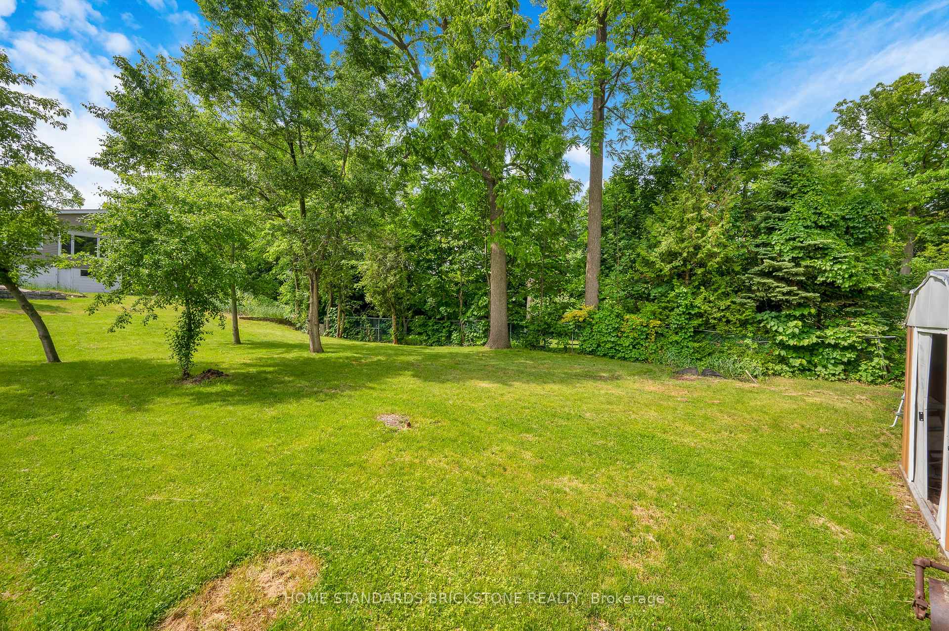 Photo 40 of 72 Mountain Avenue N, Hamilton, Stoney Creek — HOMEH