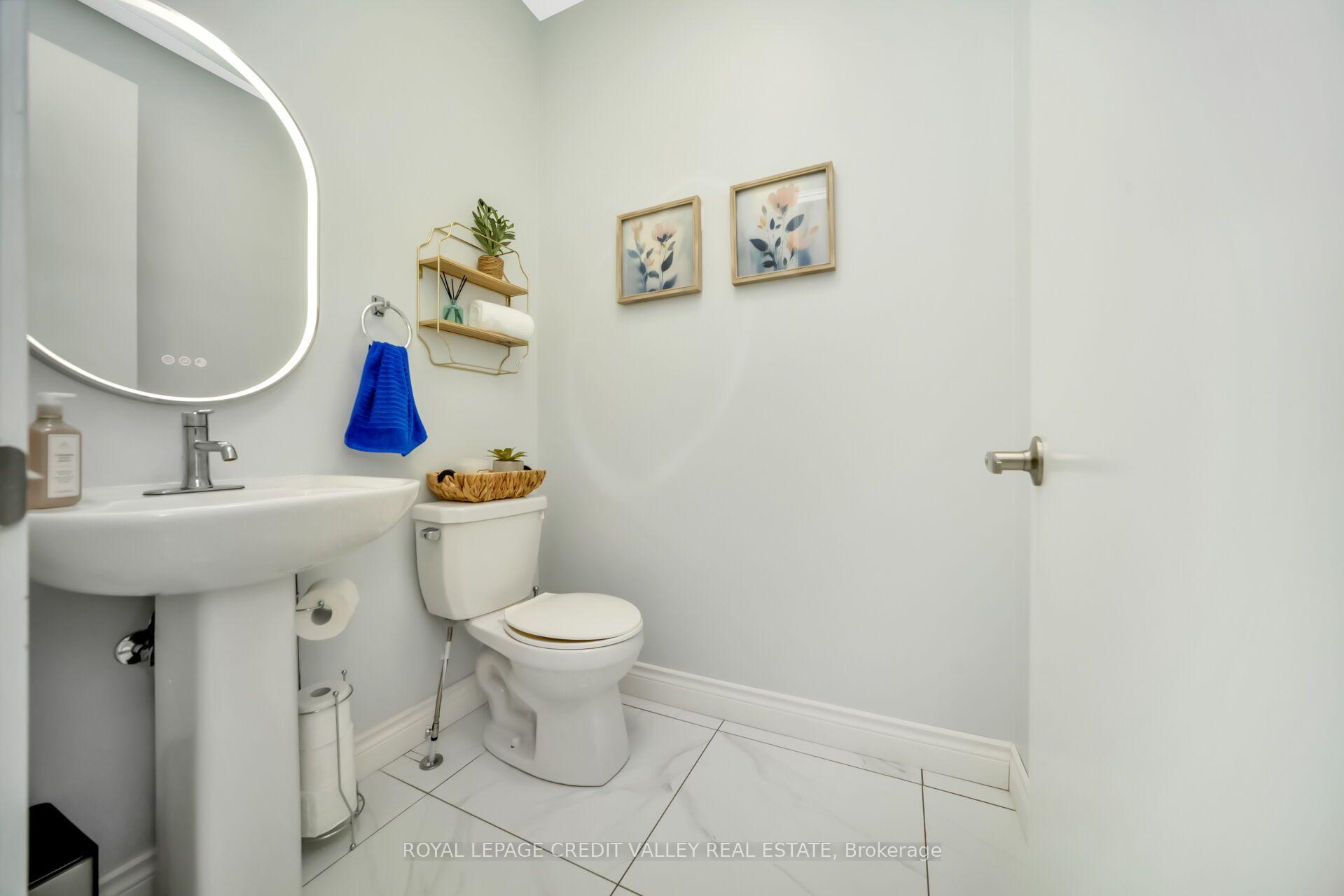 Photo 8 of 336 Elyse Court, Aurora, Bayview Northeast — HOMEH