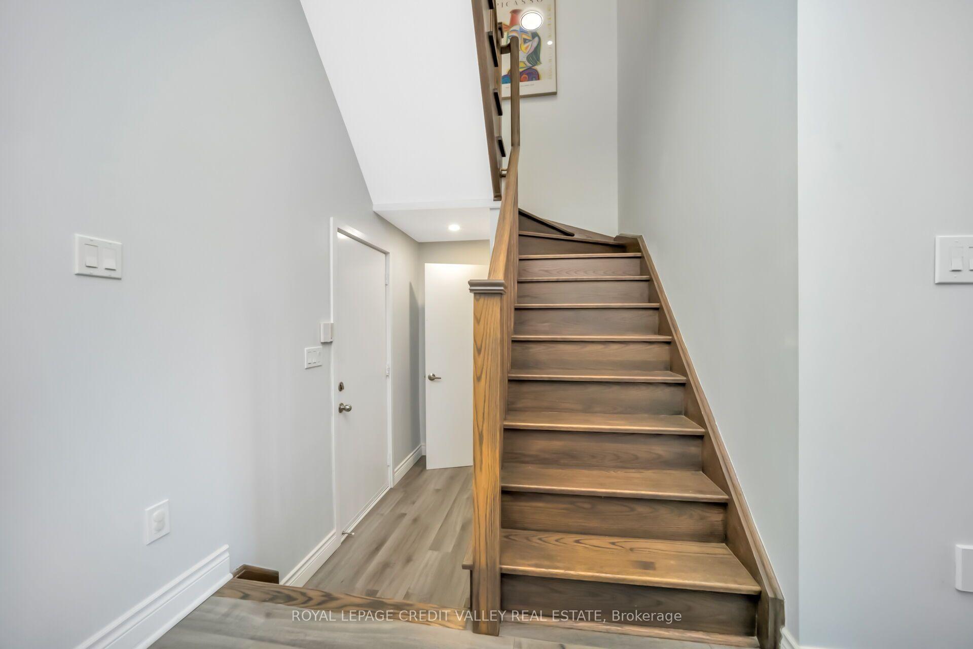 Photo 35 of 336 Elyse Court, Aurora, Bayview Northeast — HOMEH