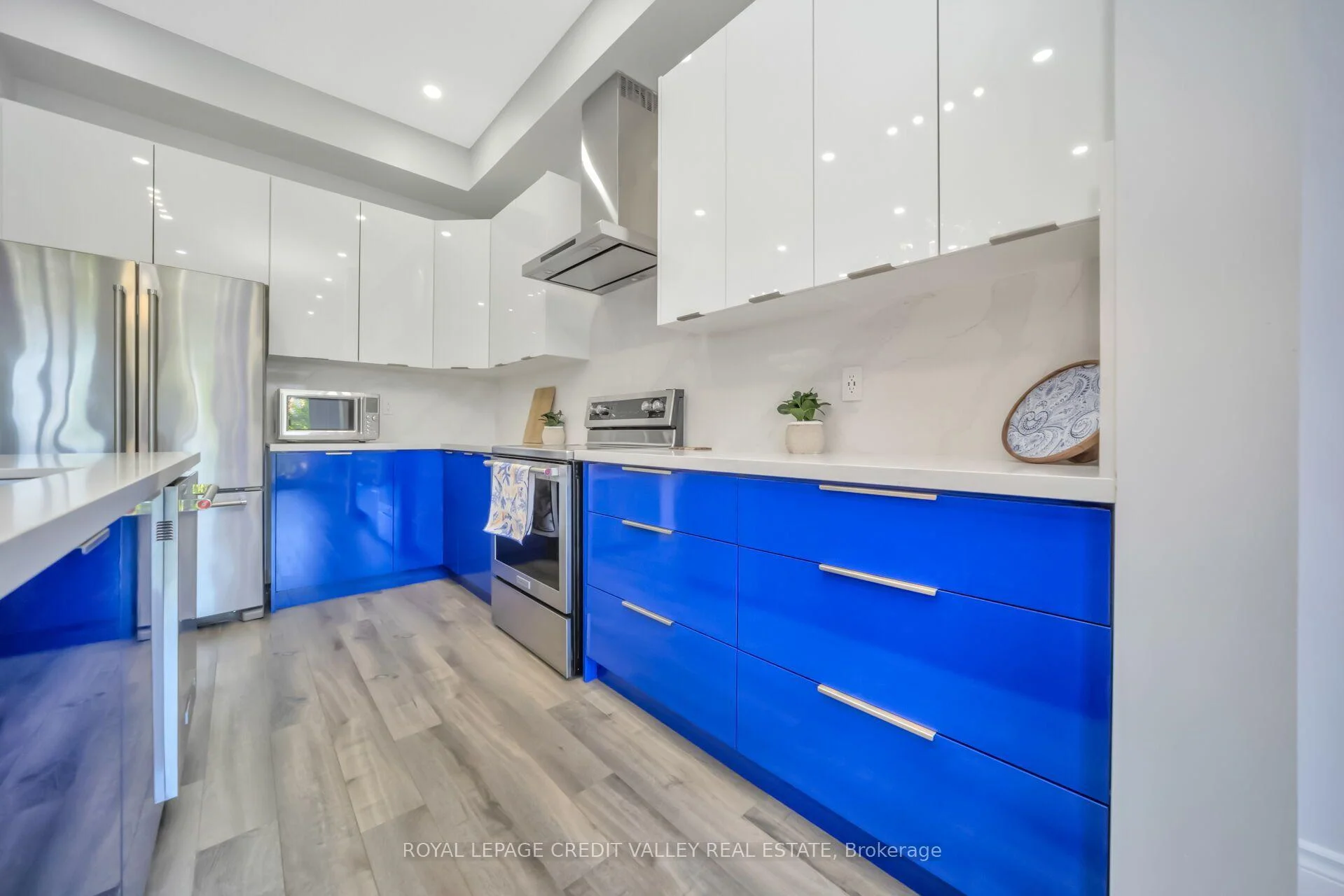 Photo 18 of 336 Elyse Court, Aurora, Bayview Northeast — HOMEH