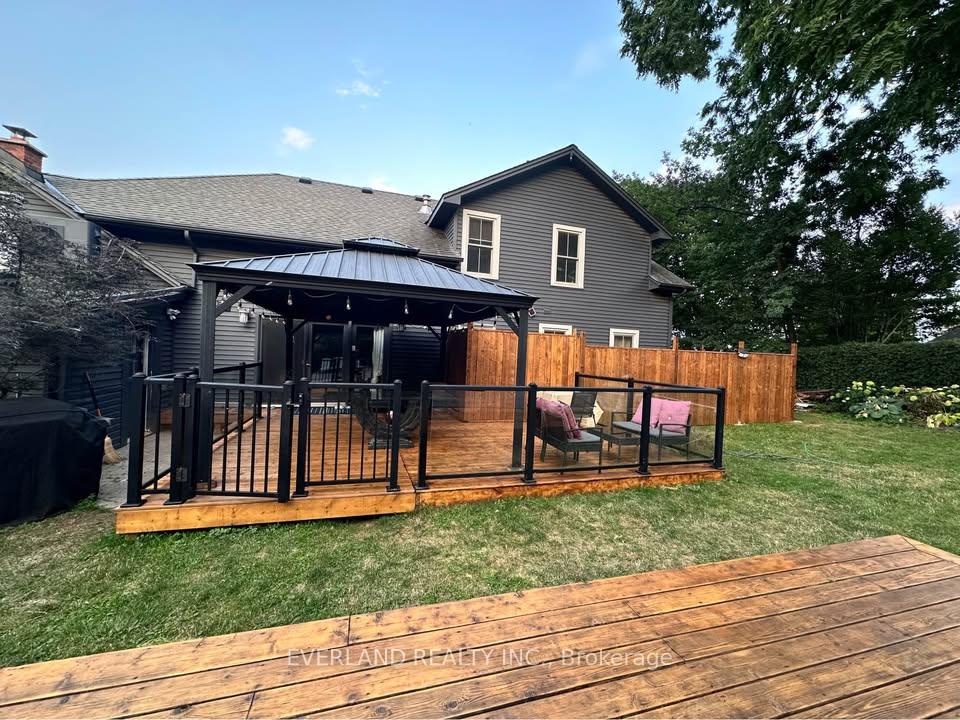 Photo of Unit Ensuite 2, 3369 St Paul Avenue