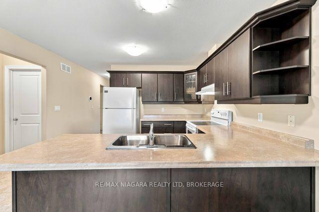 Photo 8 of 50 Shipview Court, Welland, Lincoln/Crowland — HOMEH