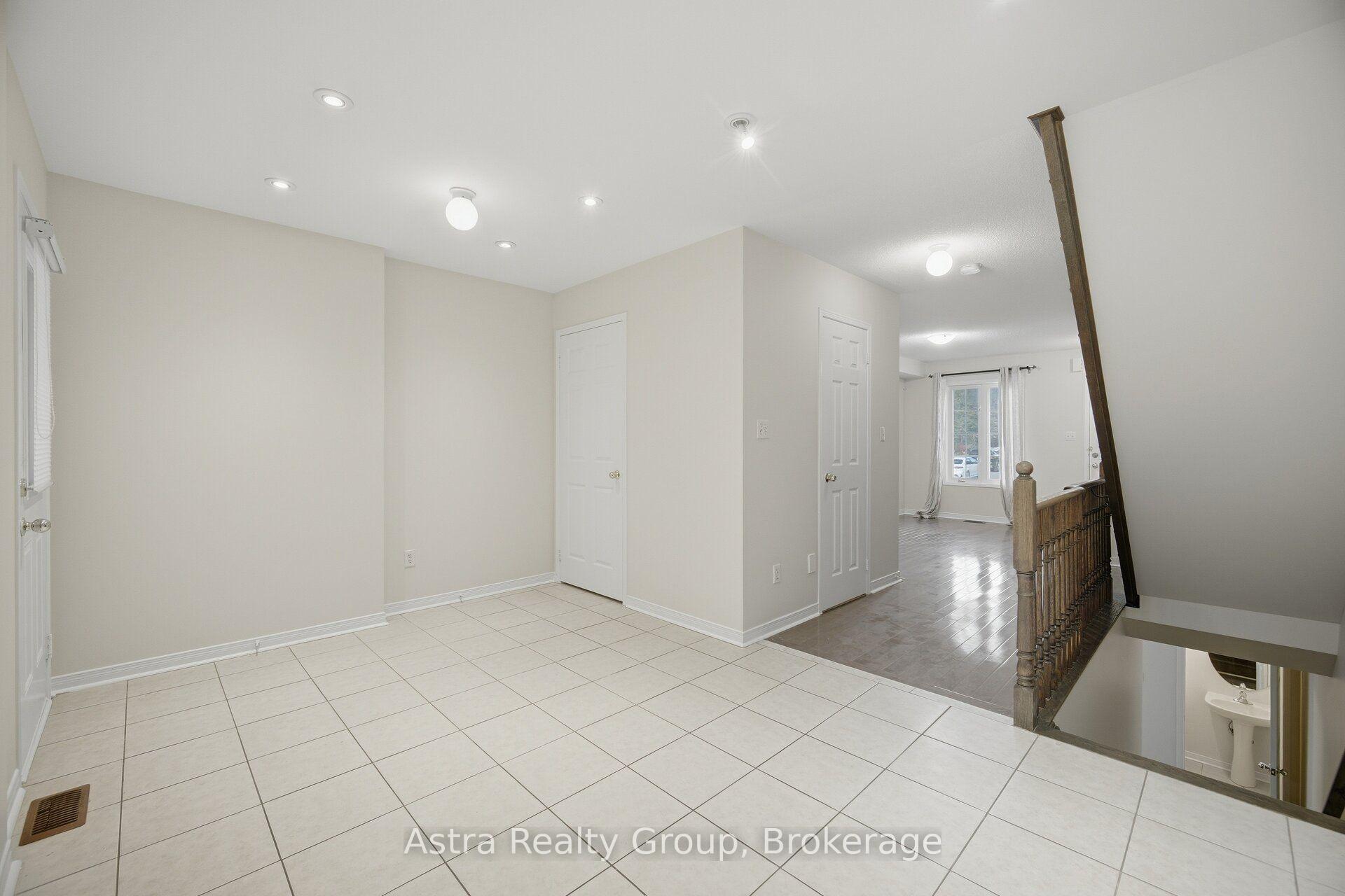 Photo 10 of 12 Odoardo Di Santo Circle, North York, Downsview-Roding-CFB — HOMEH