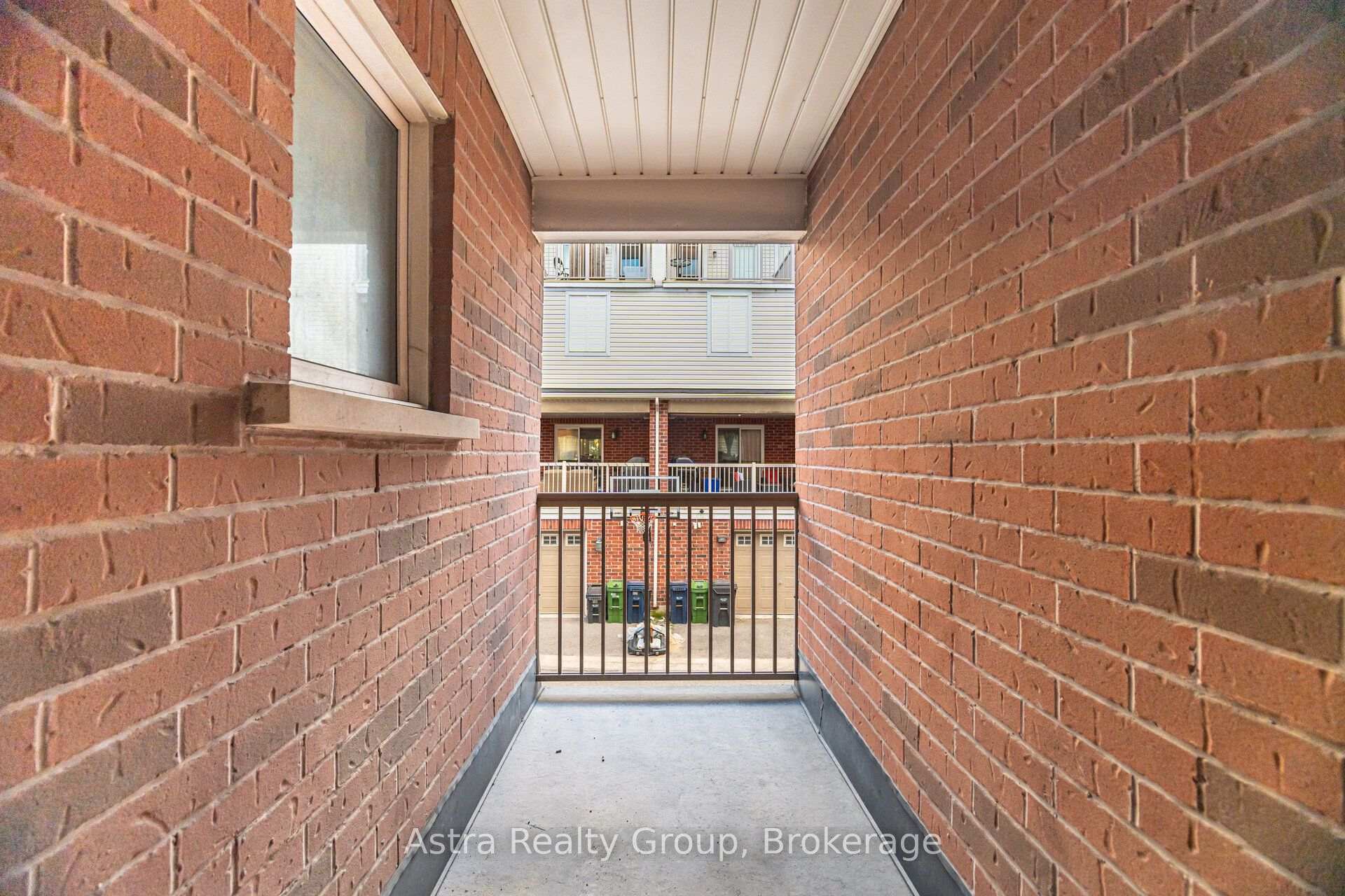 Photo 12 of 12 Odoardo Di Santo Circle, North York, Downsview-Roding-CFB — HOMEH