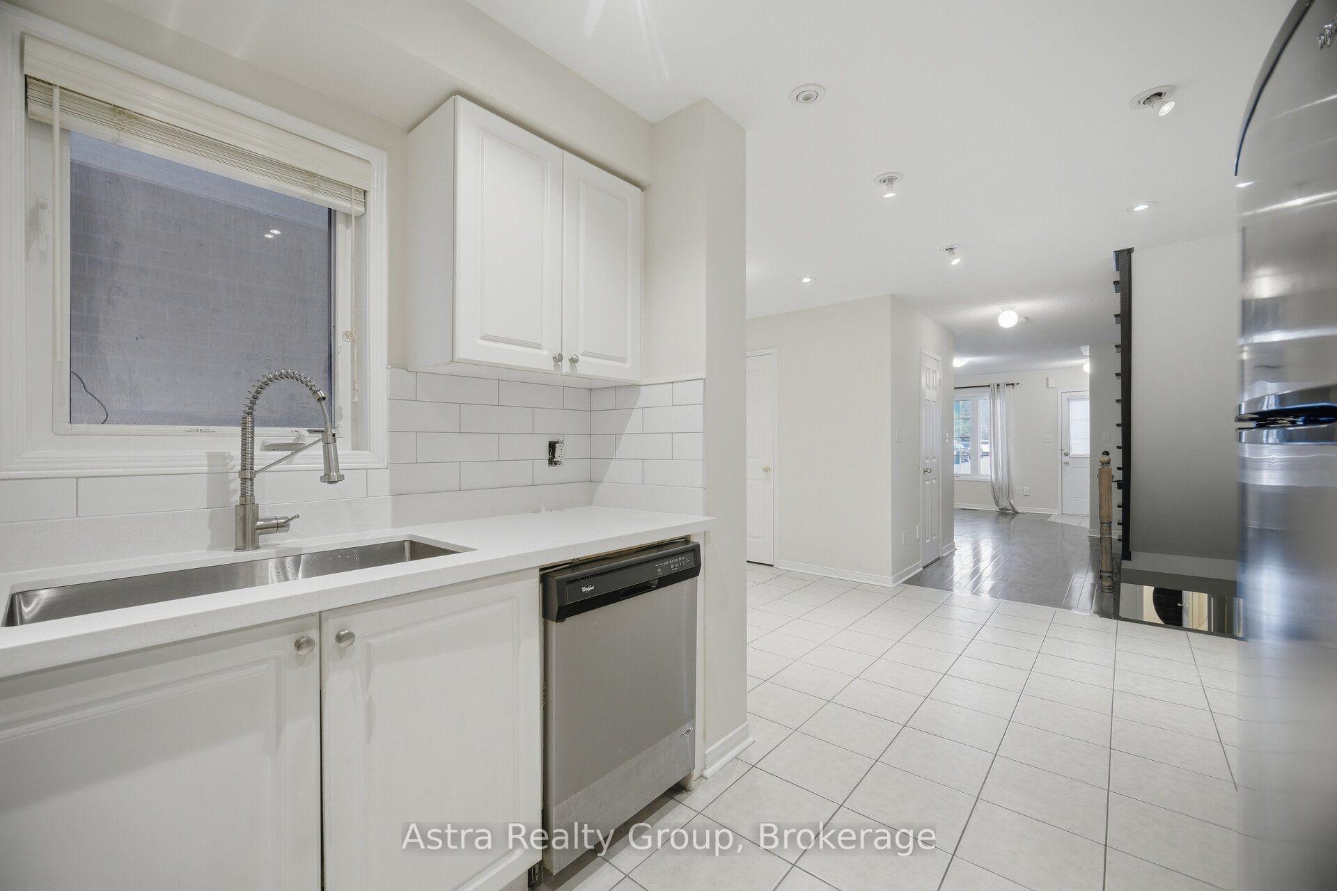 Photo 17 of 12 Odoardo Di Santo Circle, North York, Downsview-Roding-CFB — HOMEH