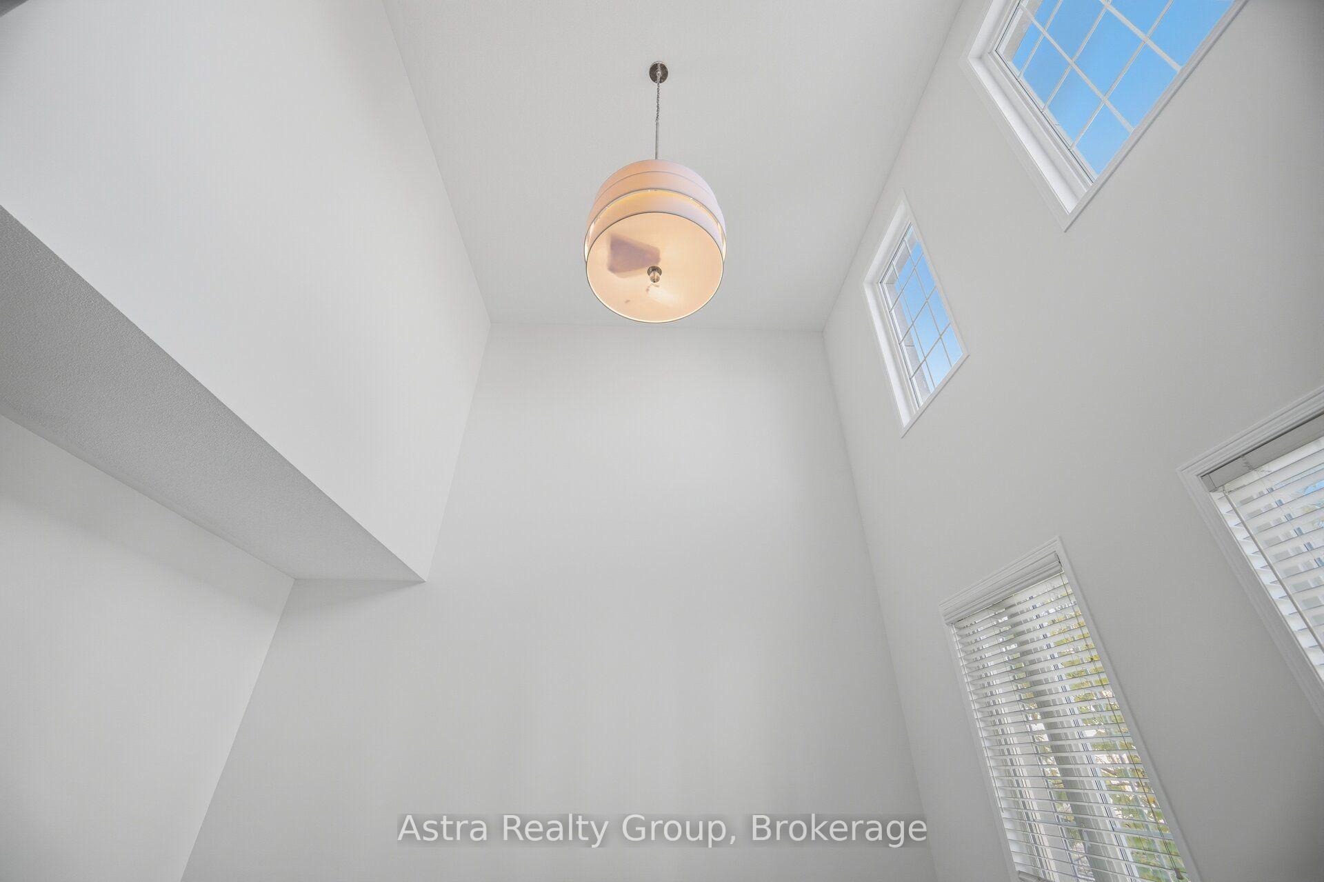 Photo 19 of 12 Odoardo Di Santo Circle, North York, Downsview-Roding-CFB — HOMEH