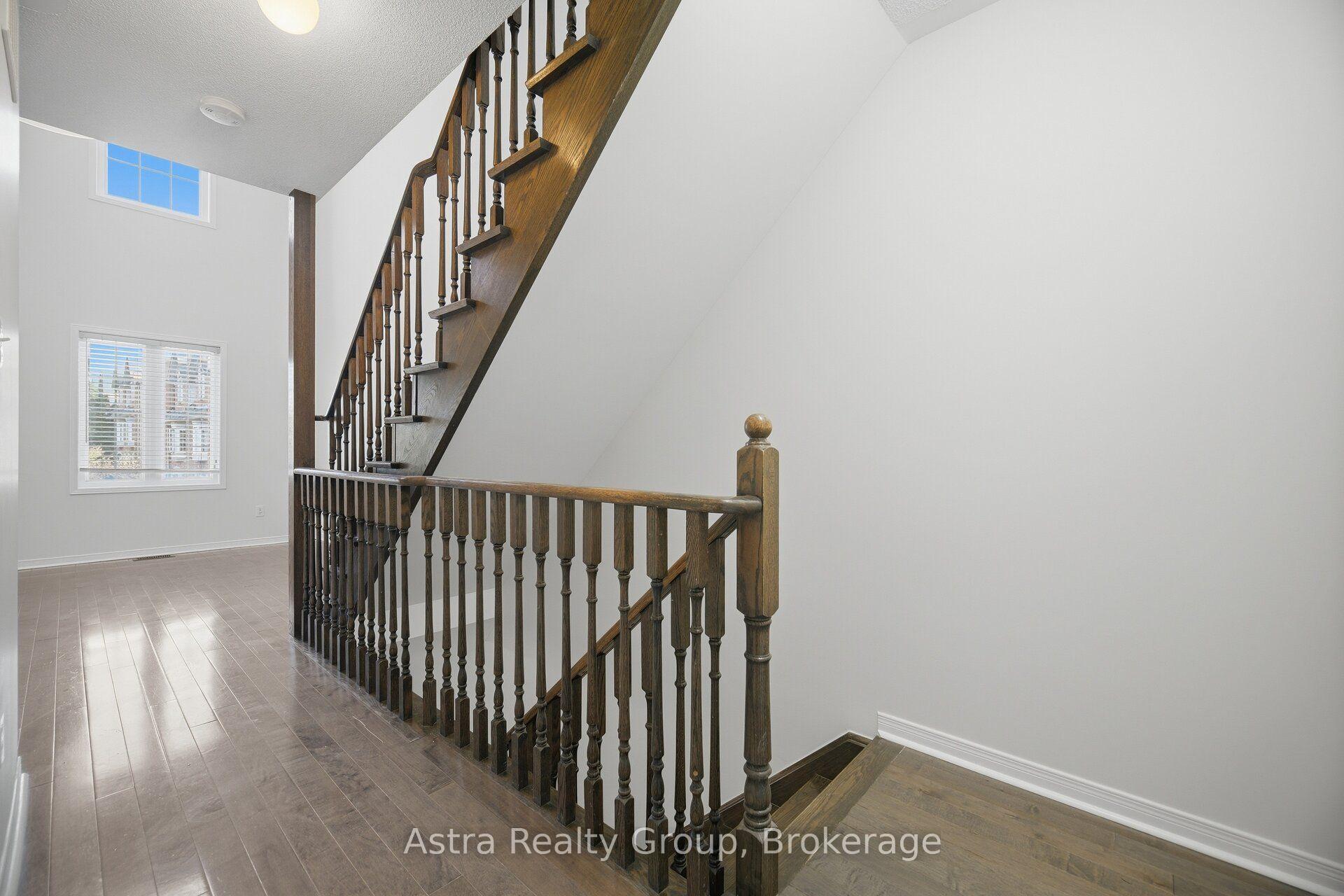 Photo 21 of 12 Odoardo Di Santo Circle, North York, Downsview-Roding-CFB — HOMEH