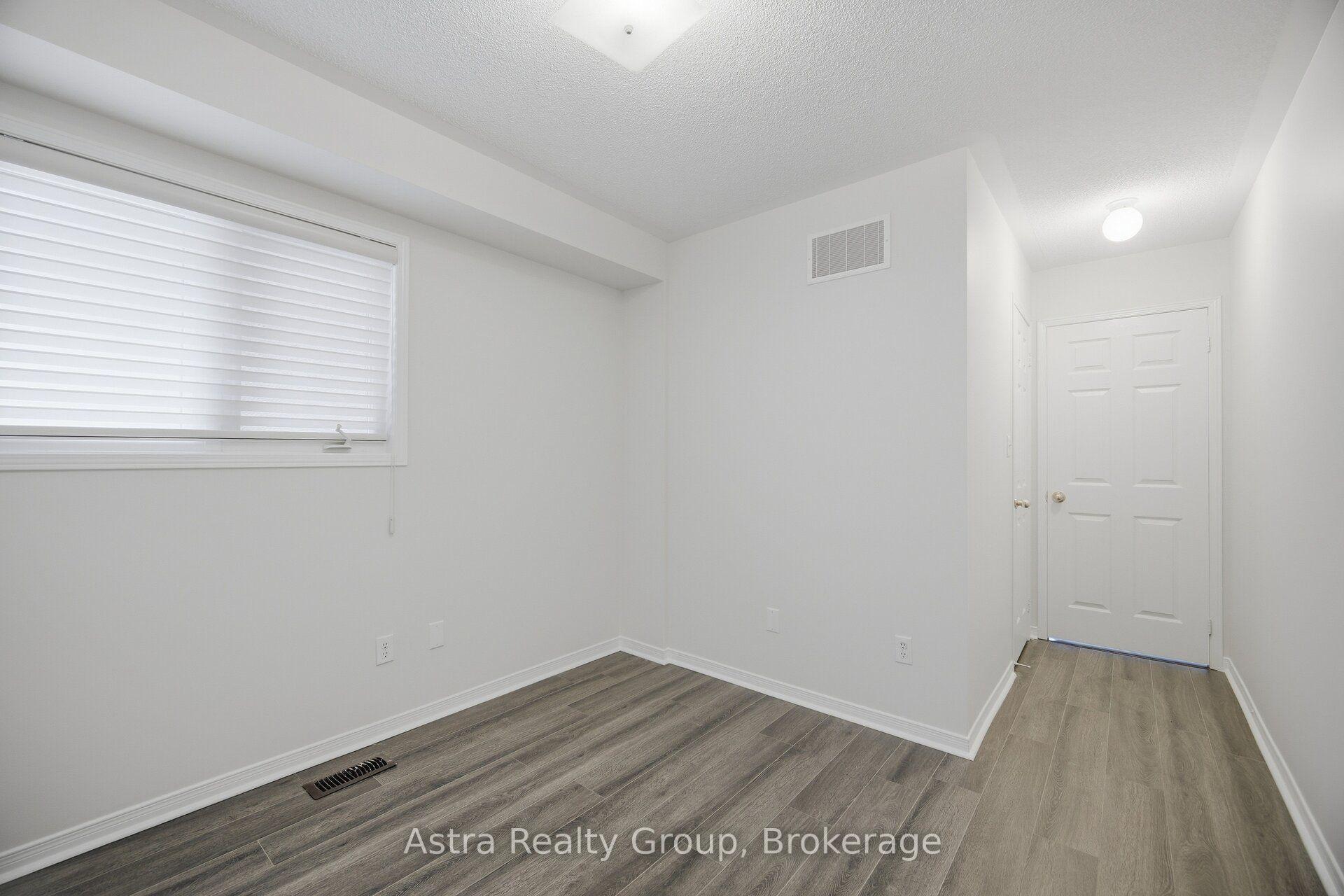 Photo 31 of 12 Odoardo Di Santo Circle, North York, Downsview-Roding-CFB — HOMEH