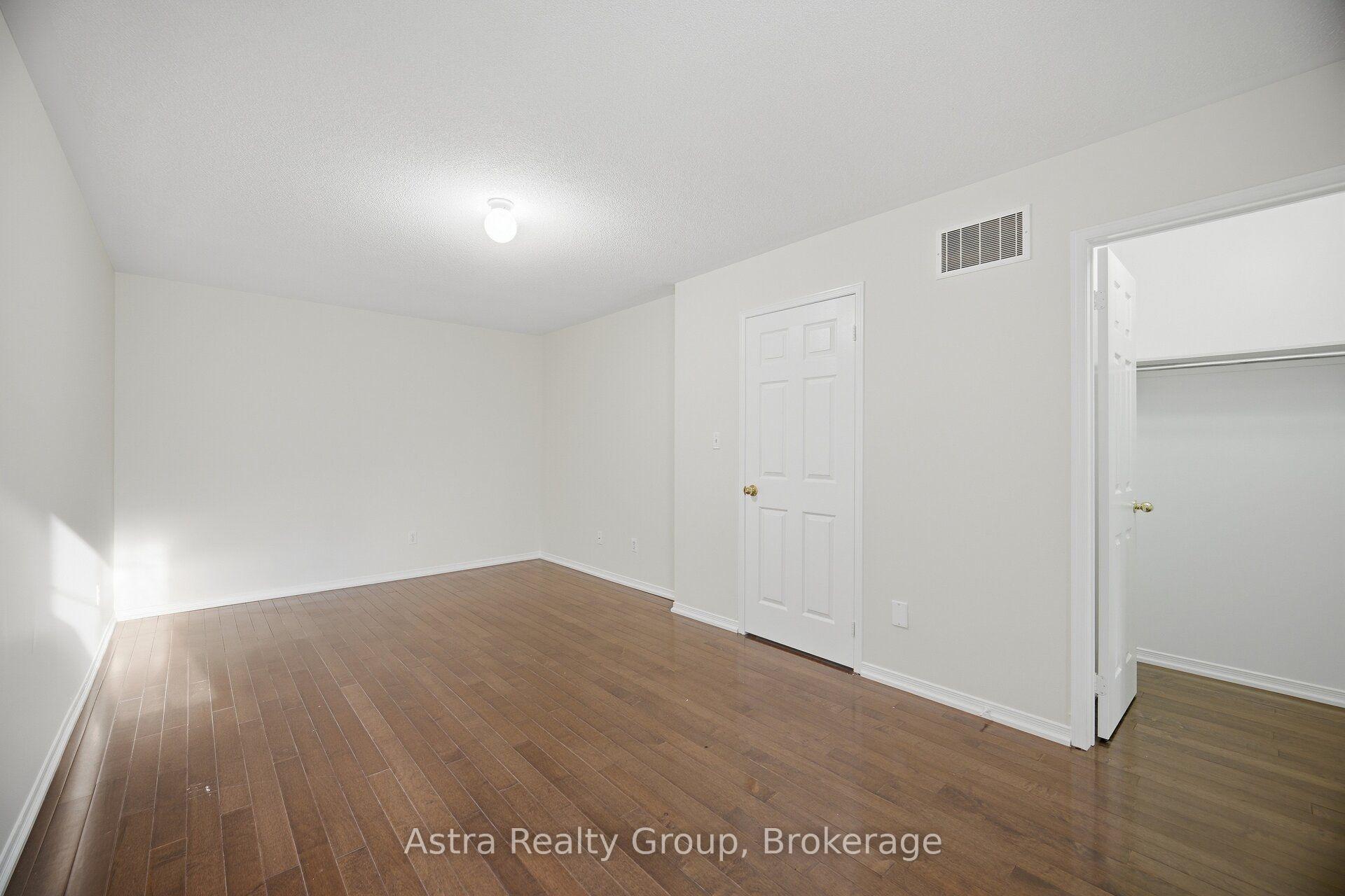 Photo 35 of 12 Odoardo Di Santo Circle, North York, Downsview-Roding-CFB — HOMEH