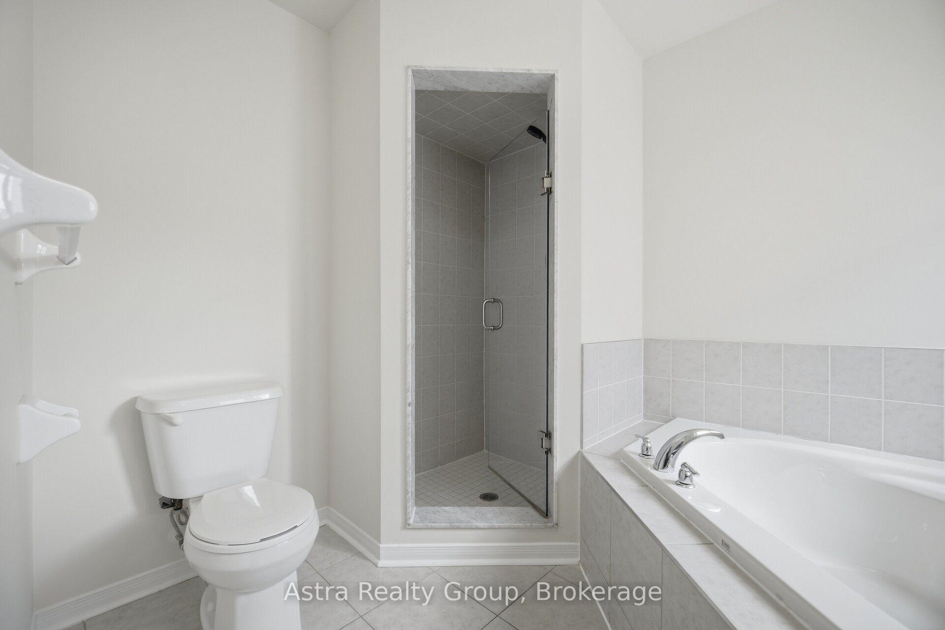 Photo 38 of 12 Odoardo Di Santo Circle, North York, Downsview-Roding-CFB — HOMEH