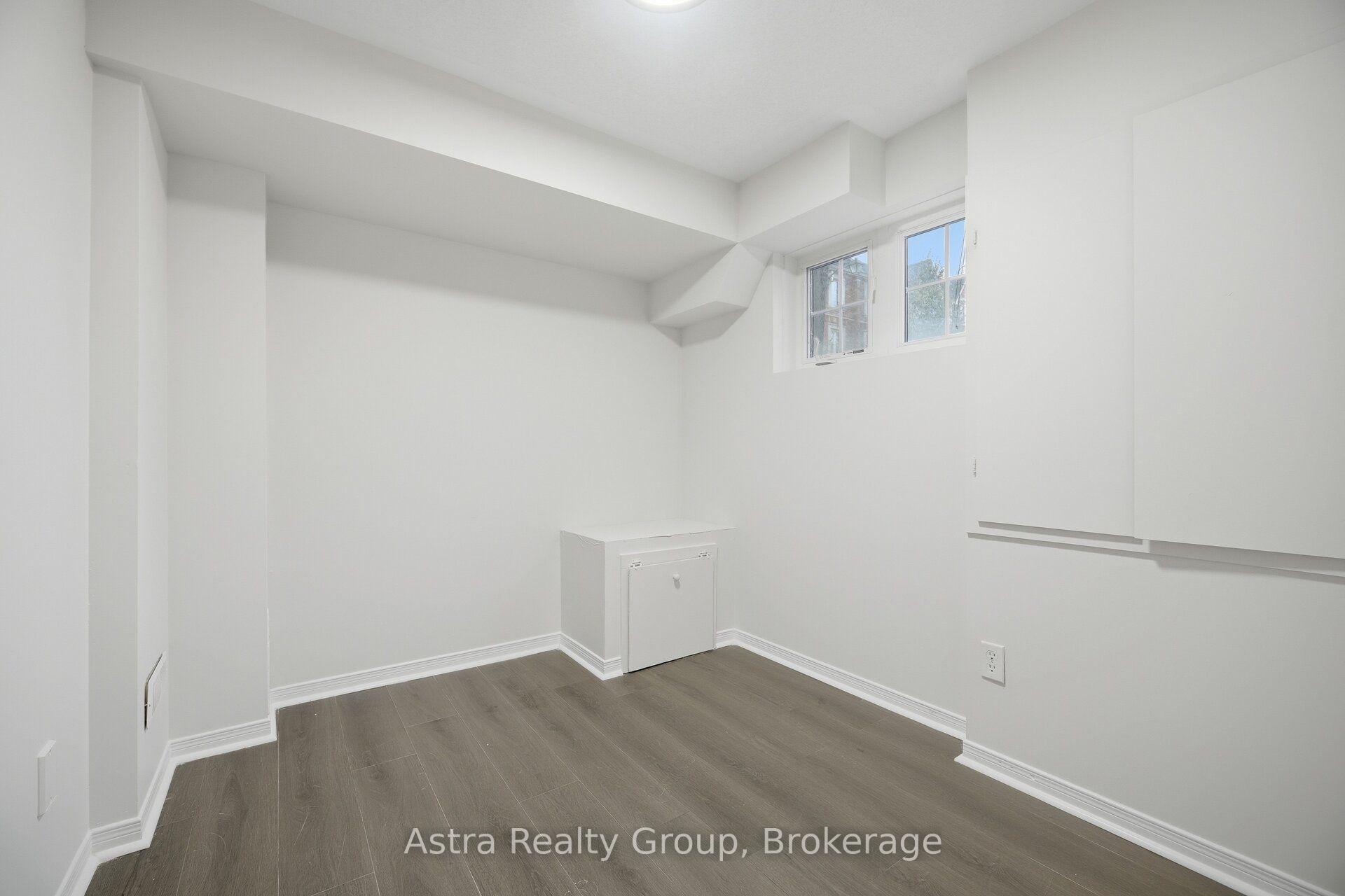 Photo 44 of 12 Odoardo Di Santo Circle, North York, Downsview-Roding-CFB — HOMEH