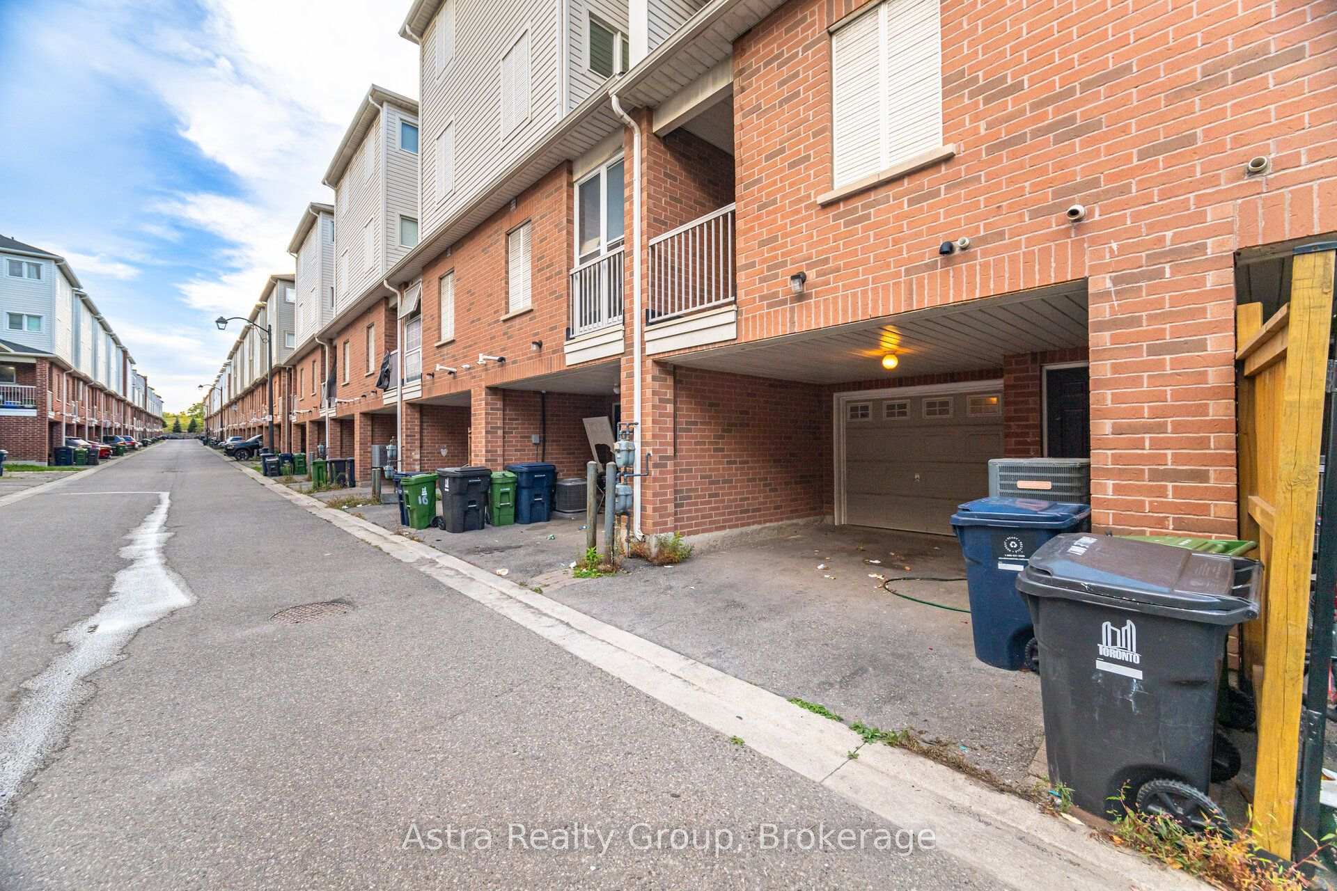 Photo 47 of 12 Odoardo Di Santo Circle, North York, Downsview-Roding-CFB — HOMEH